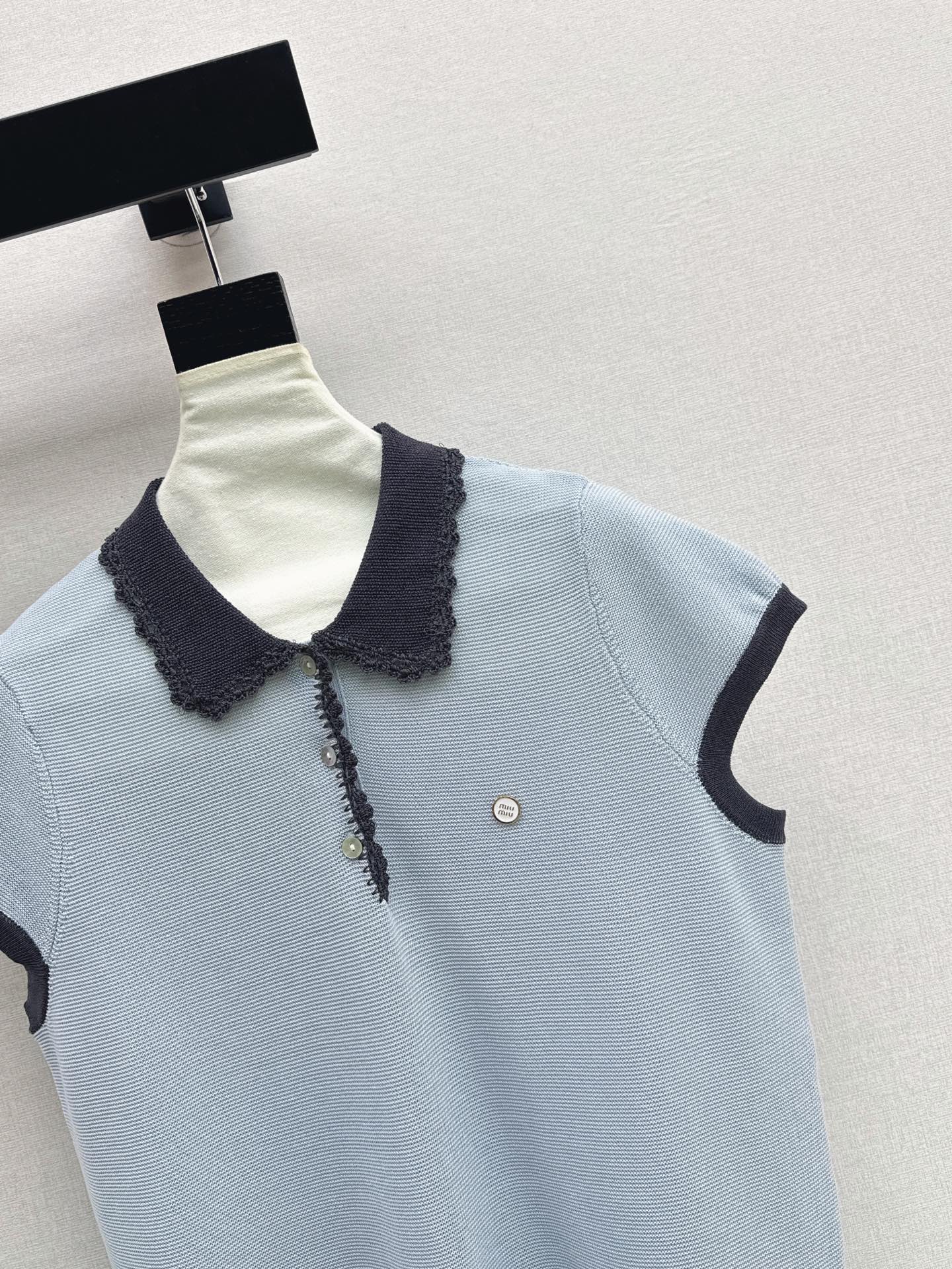 Miu 26ss sleeveless polo knitwear