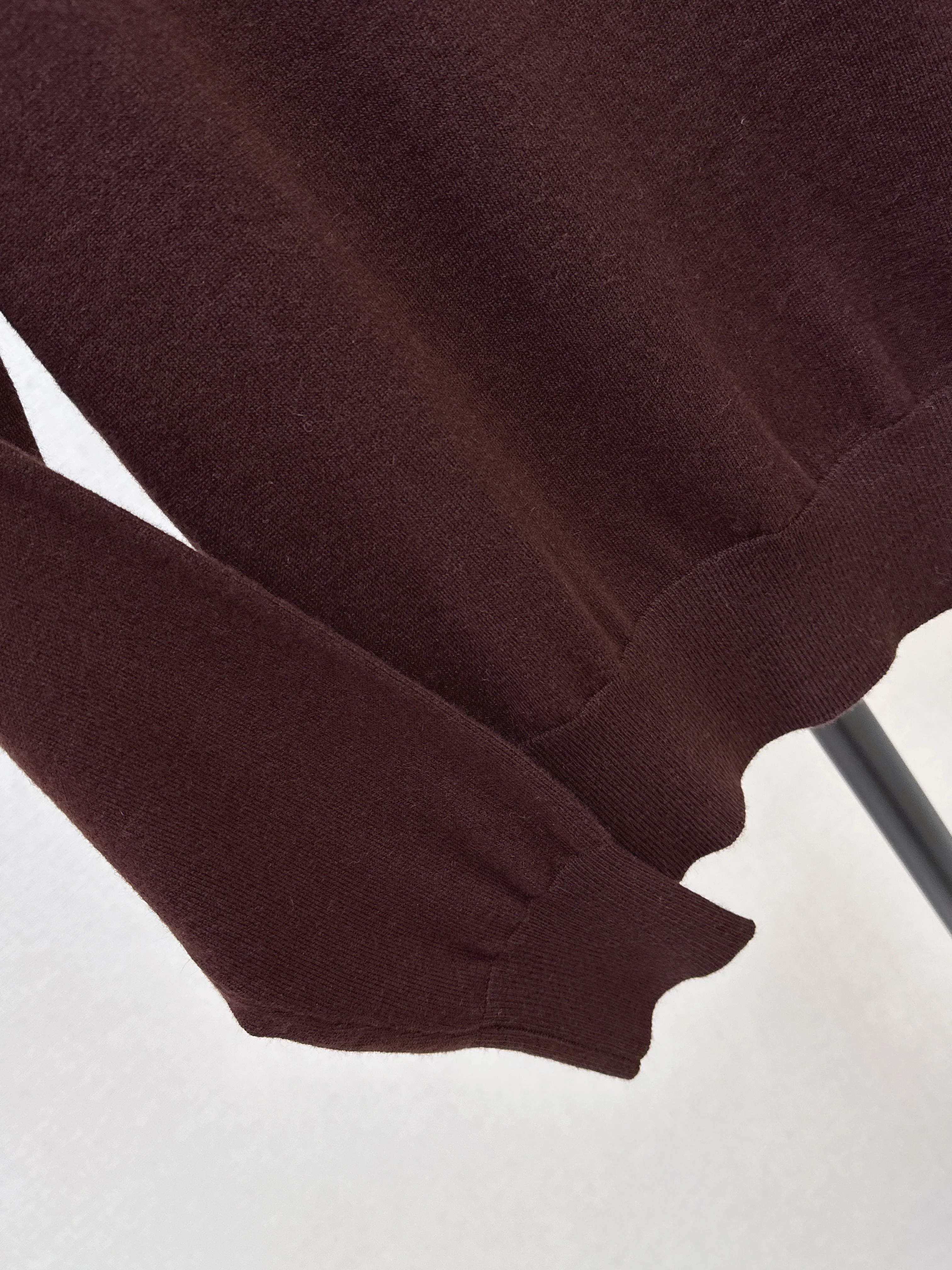 Miu 26ss embroidery sweater