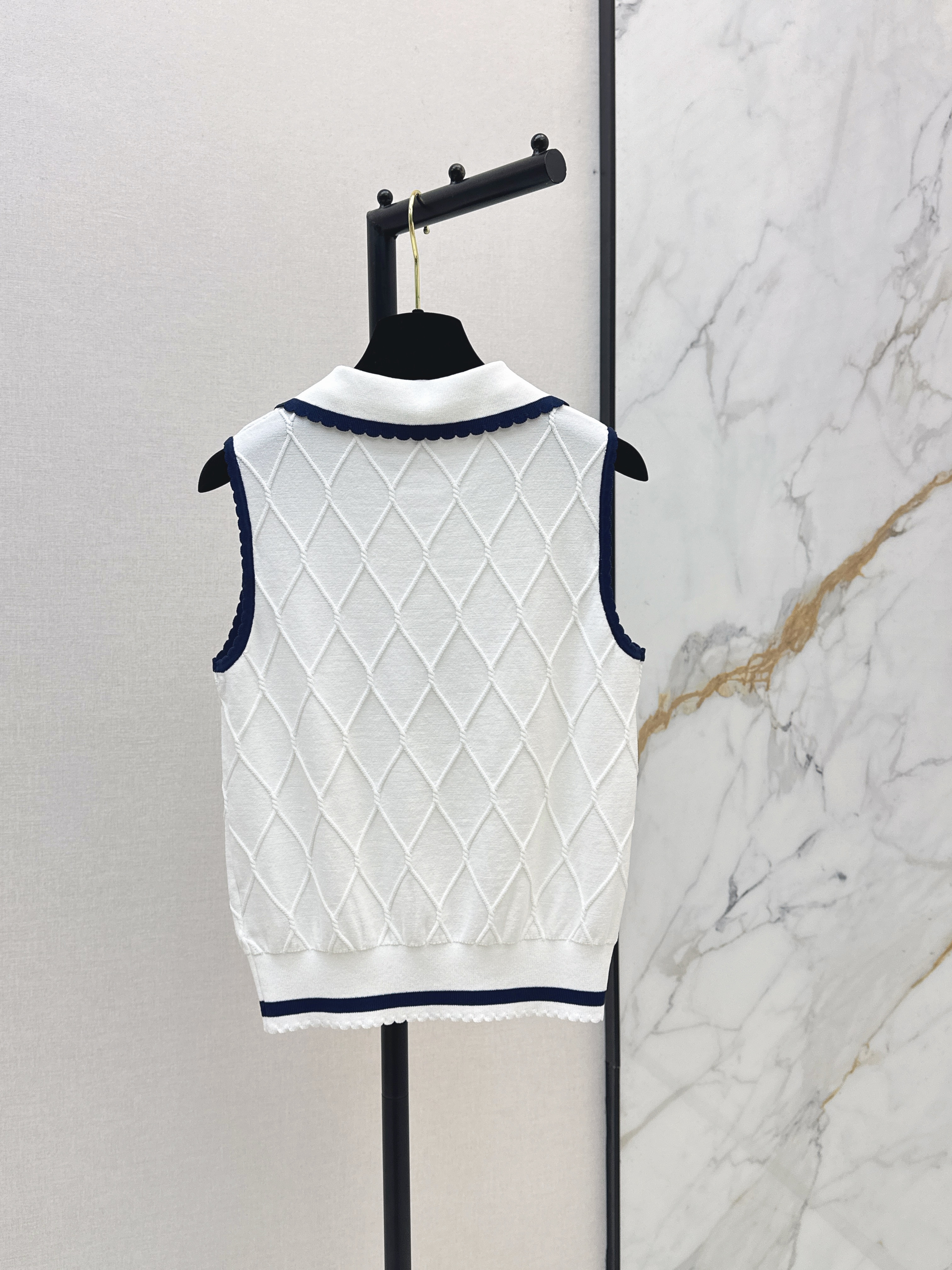 Chan 26ss sleeveless kniwear