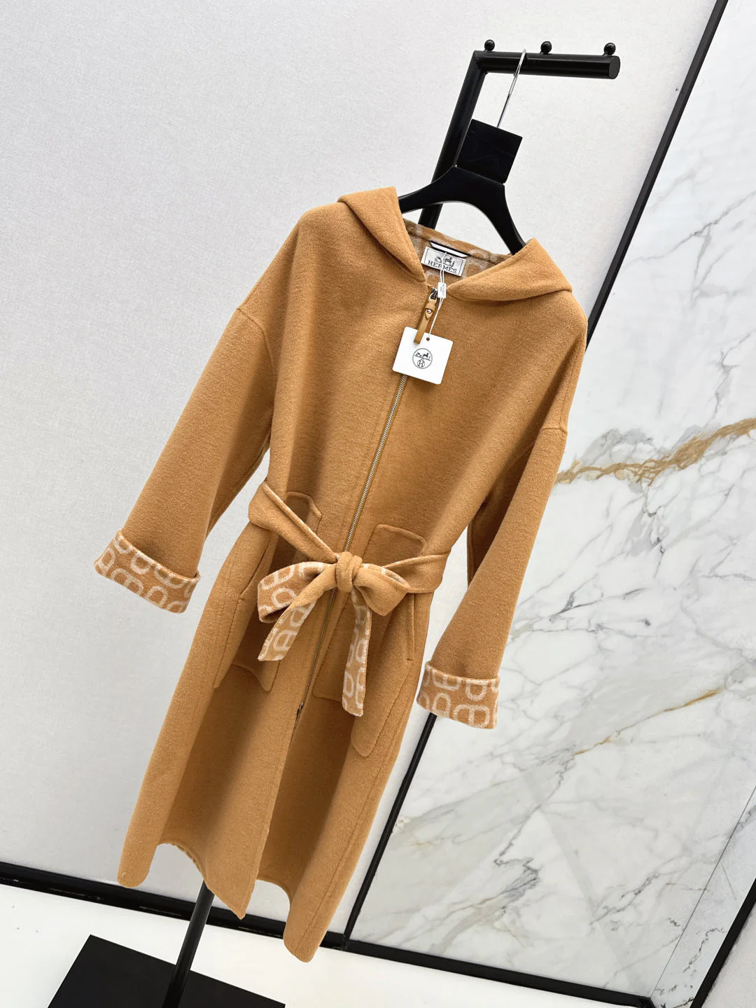 Her 25fw cashmere coat