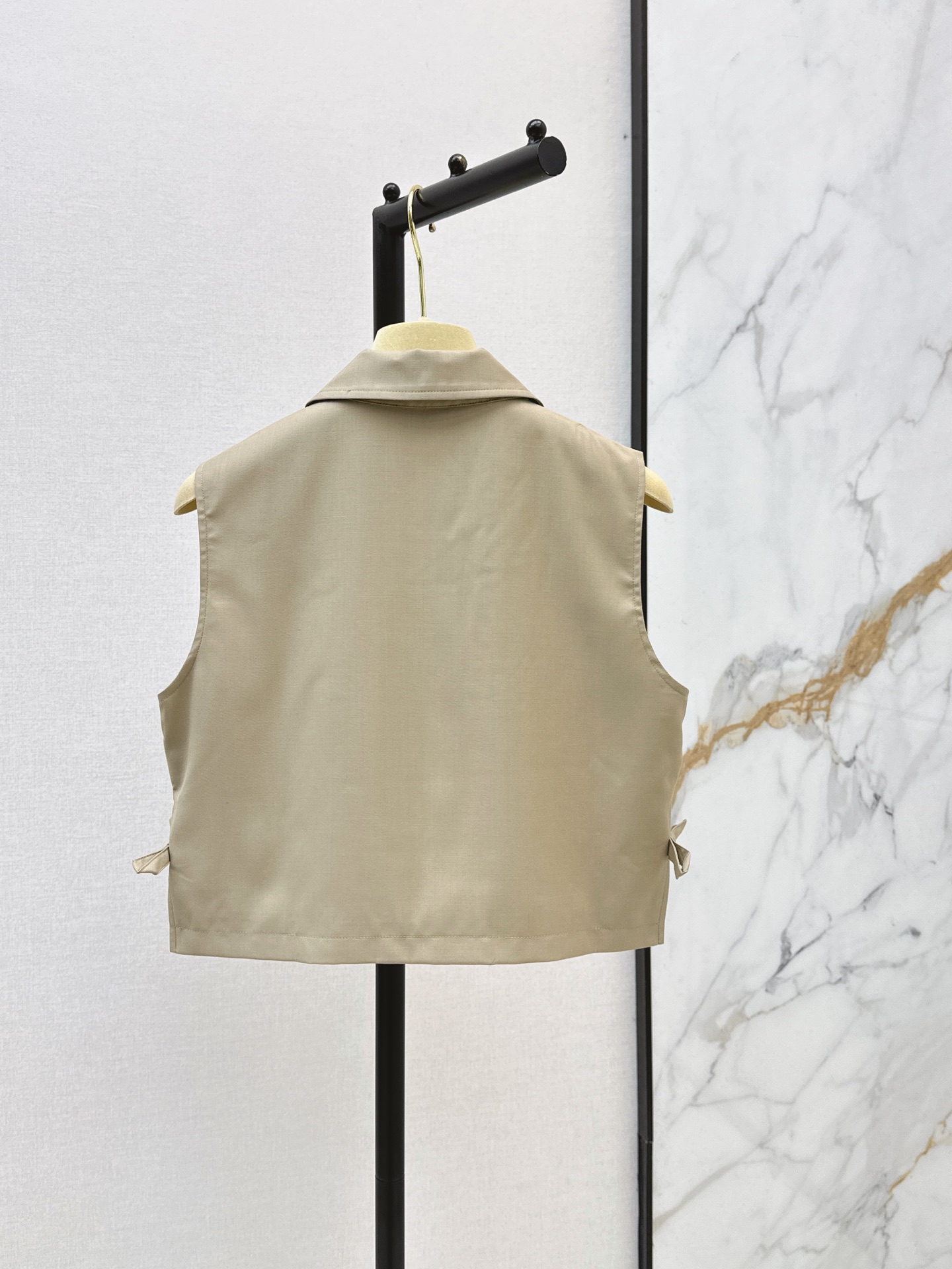 Miu 26ss sleveless waistcoat