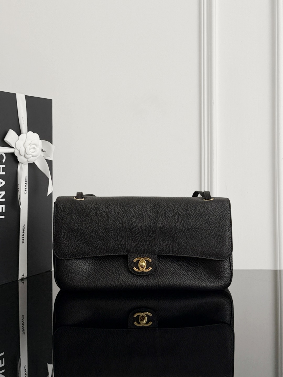 Chan 26S maxi flap bag