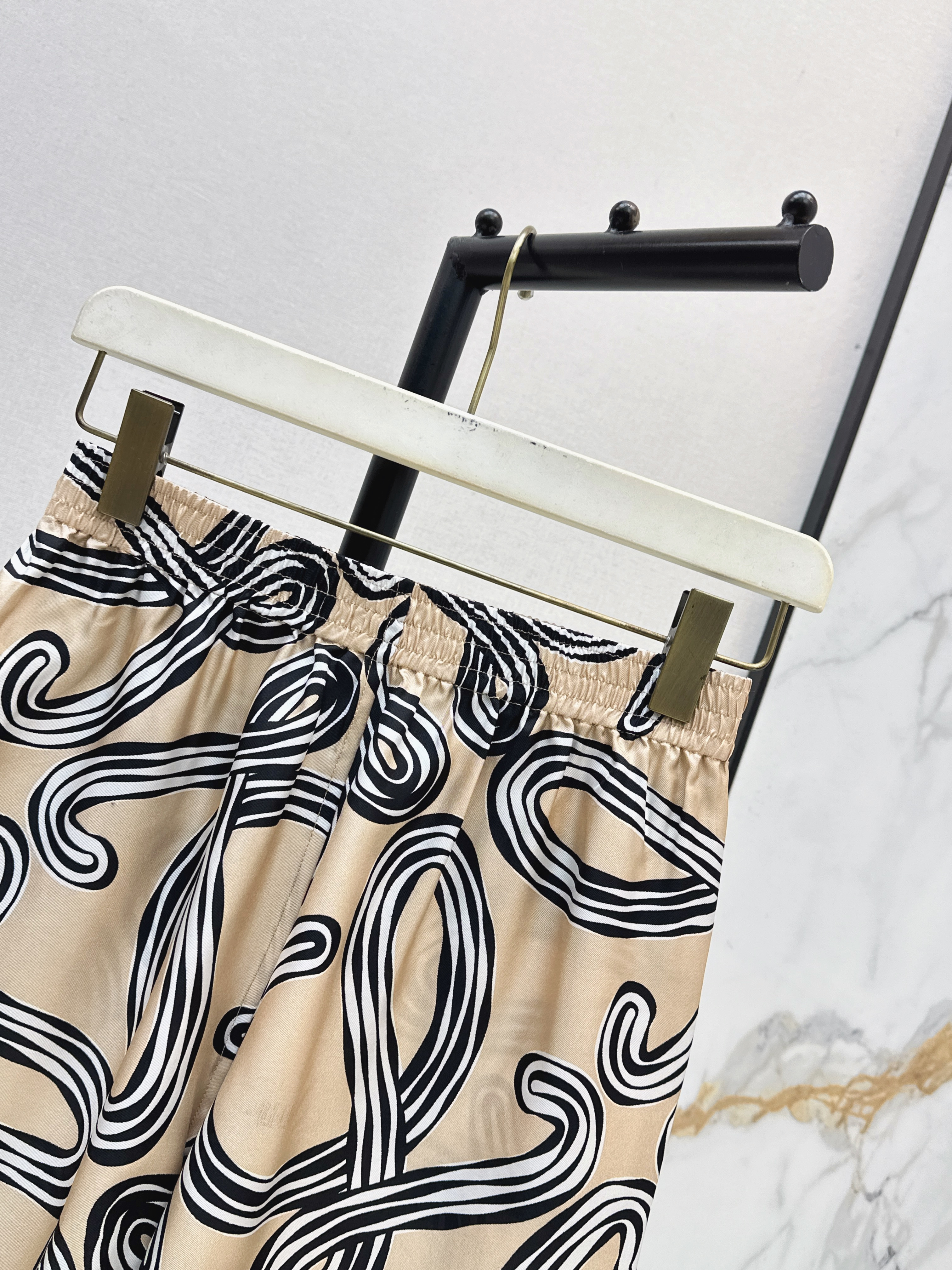 Loe 26ss print silk pants