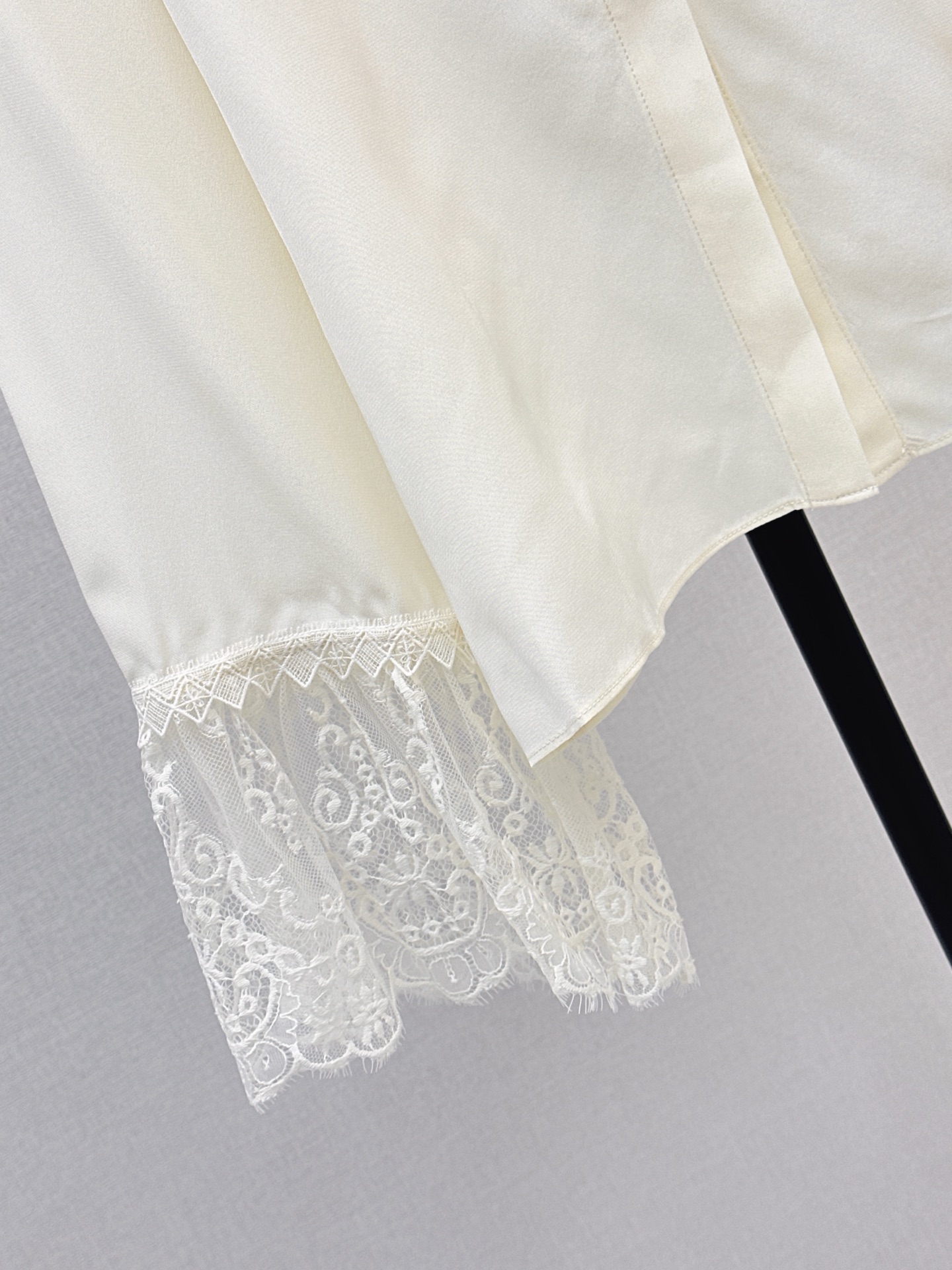 Chol 26ss lace flarel sleeve shirt