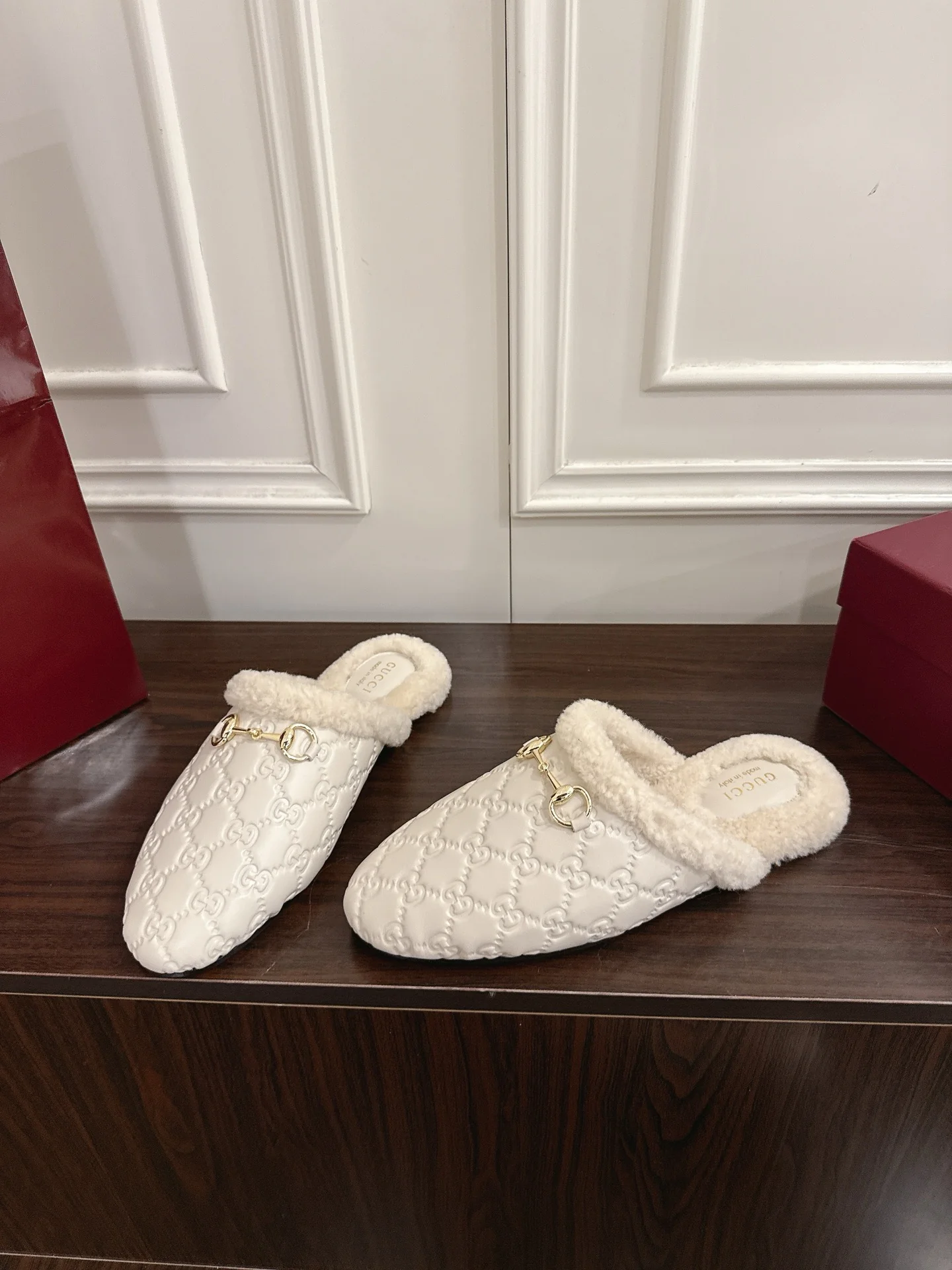 Guc 25fw mules shoes