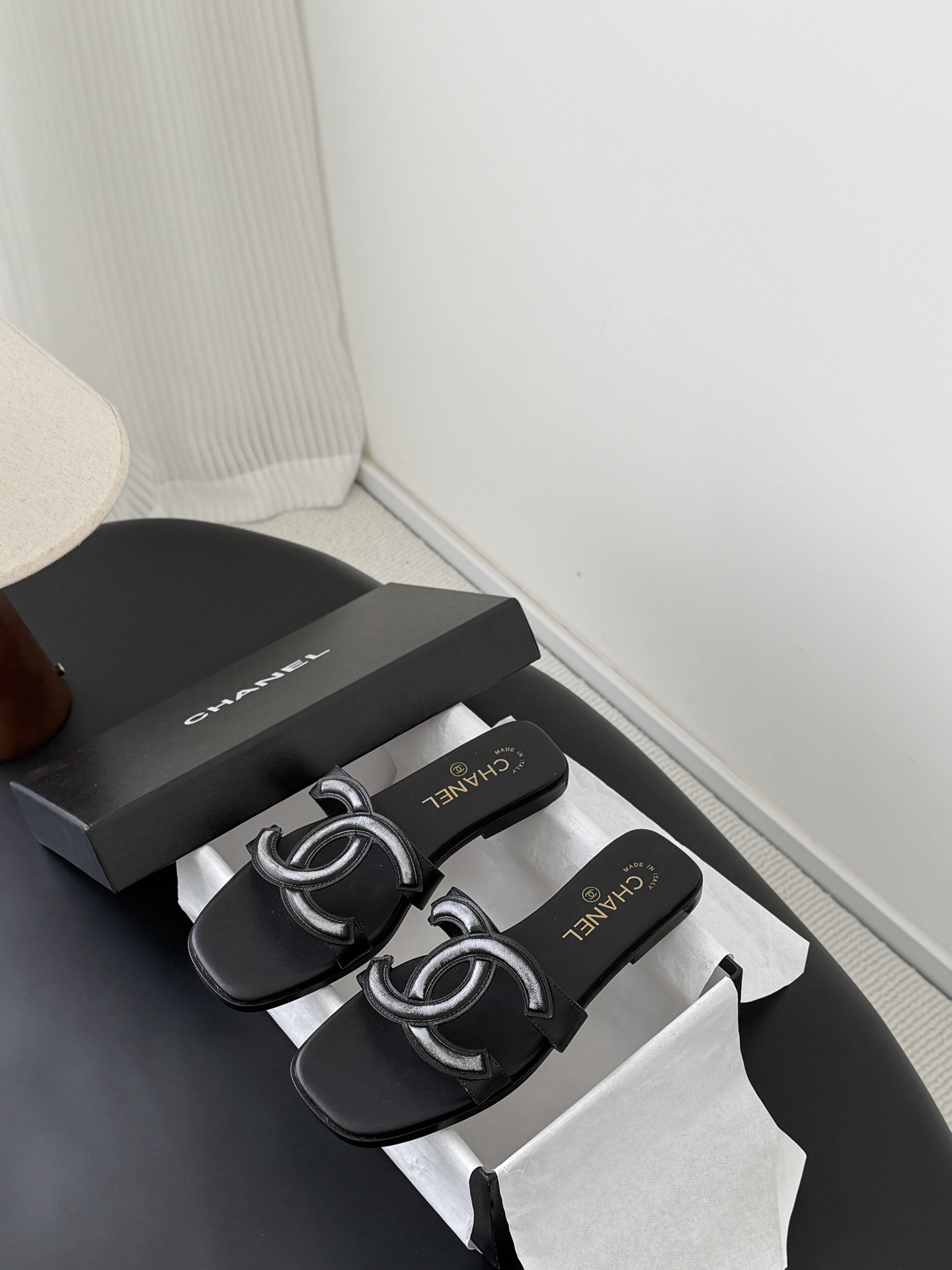 Chan 26P slippers