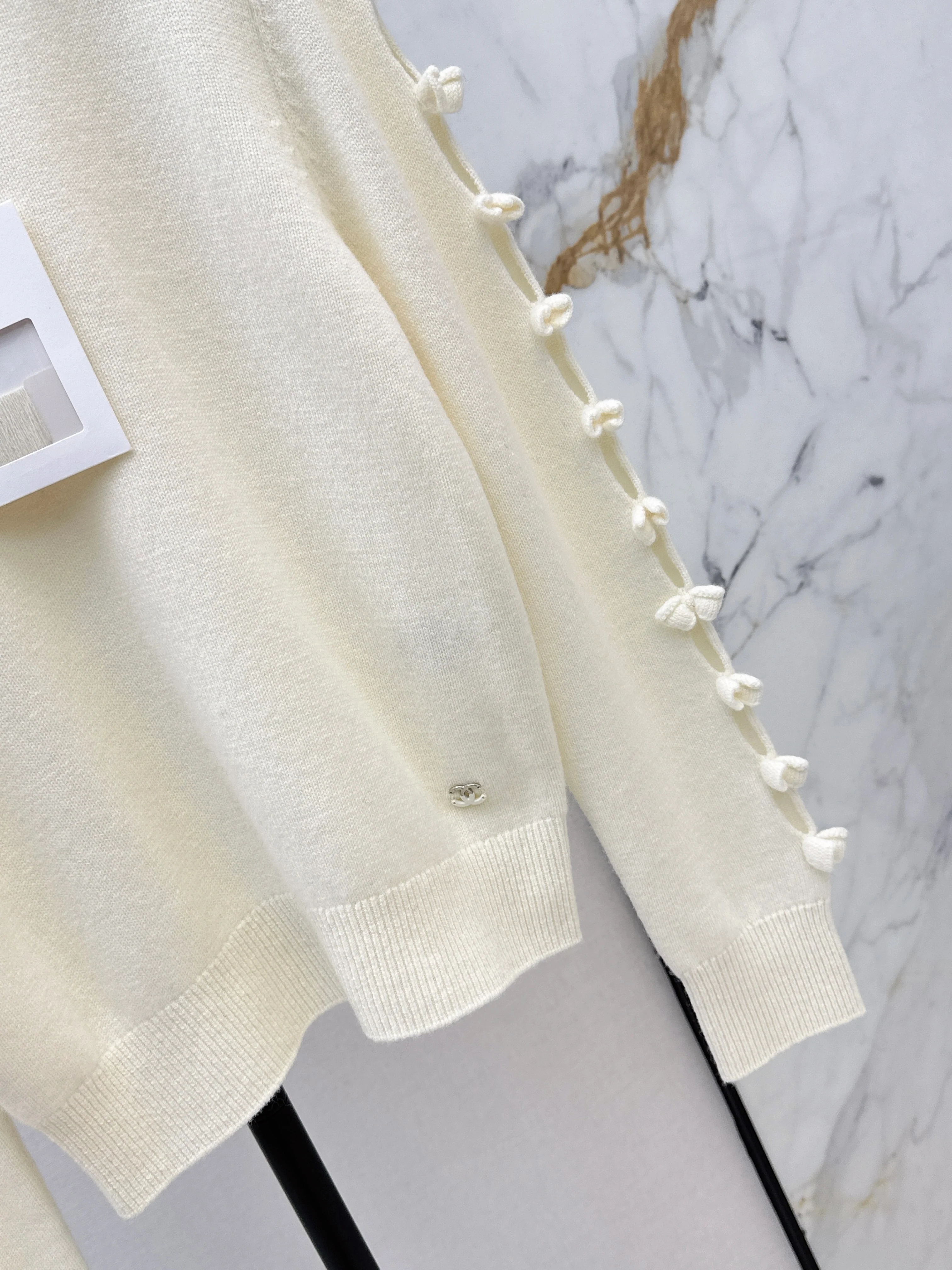 Chan 26ss cashmere sweater