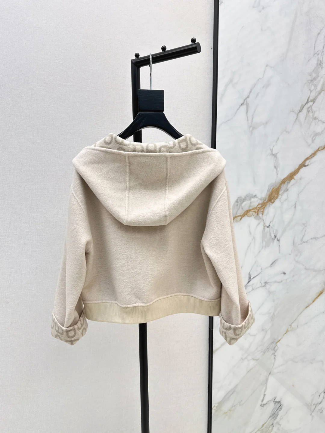 Her 25fw cashmere coat