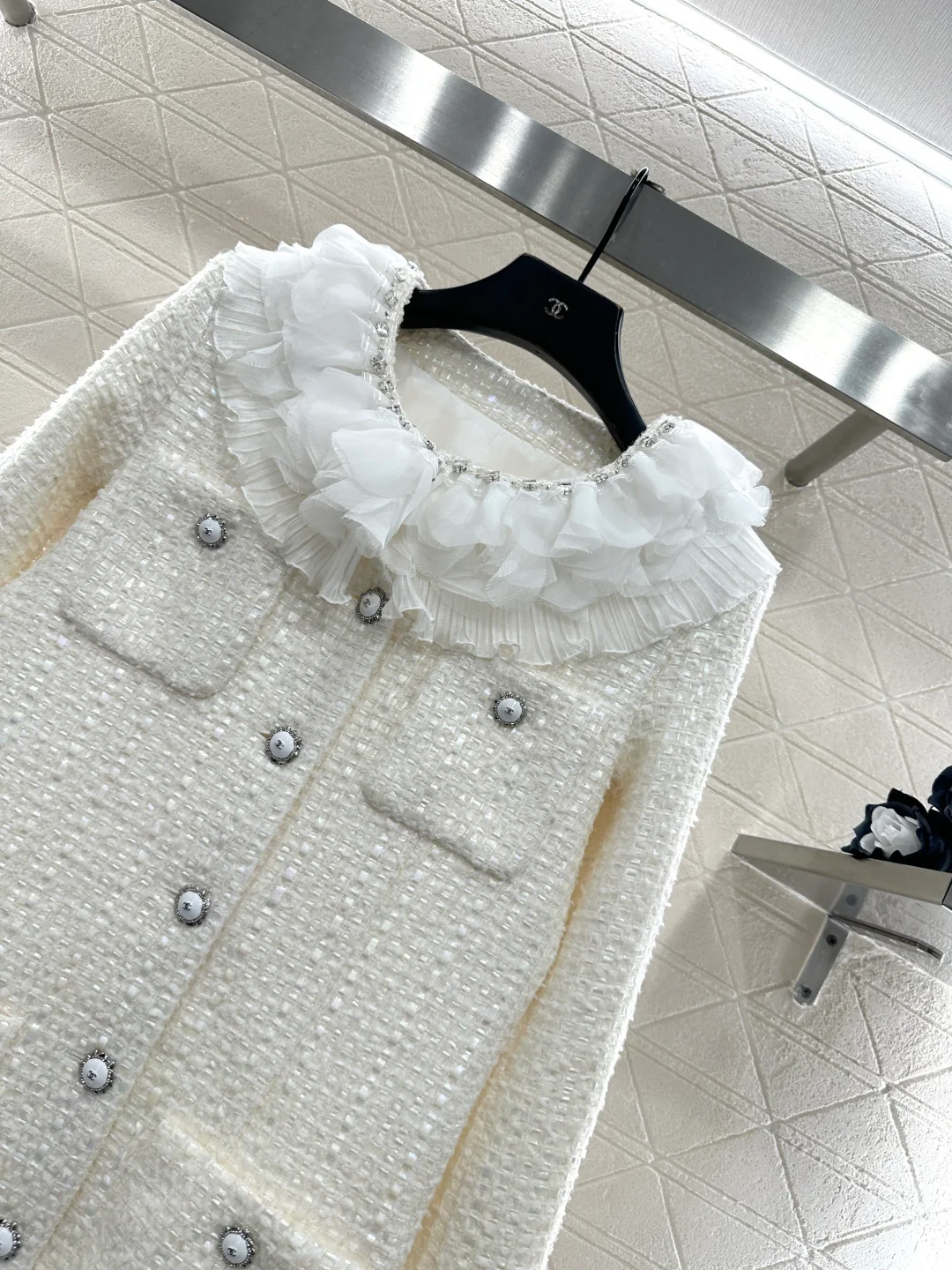 Chan 26ss ruffled lace woven jacket short set