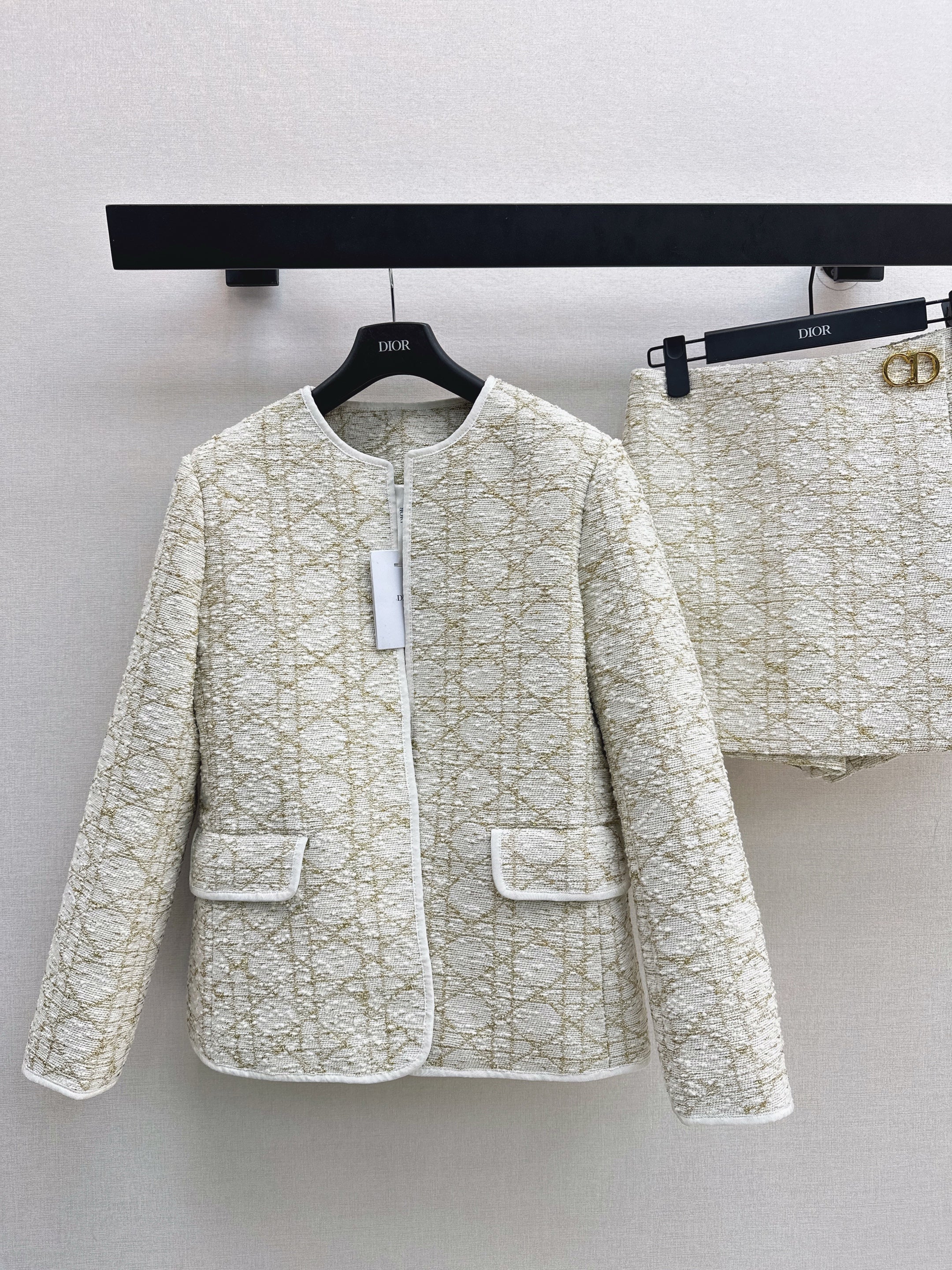 CD 26ss woven tweed sets