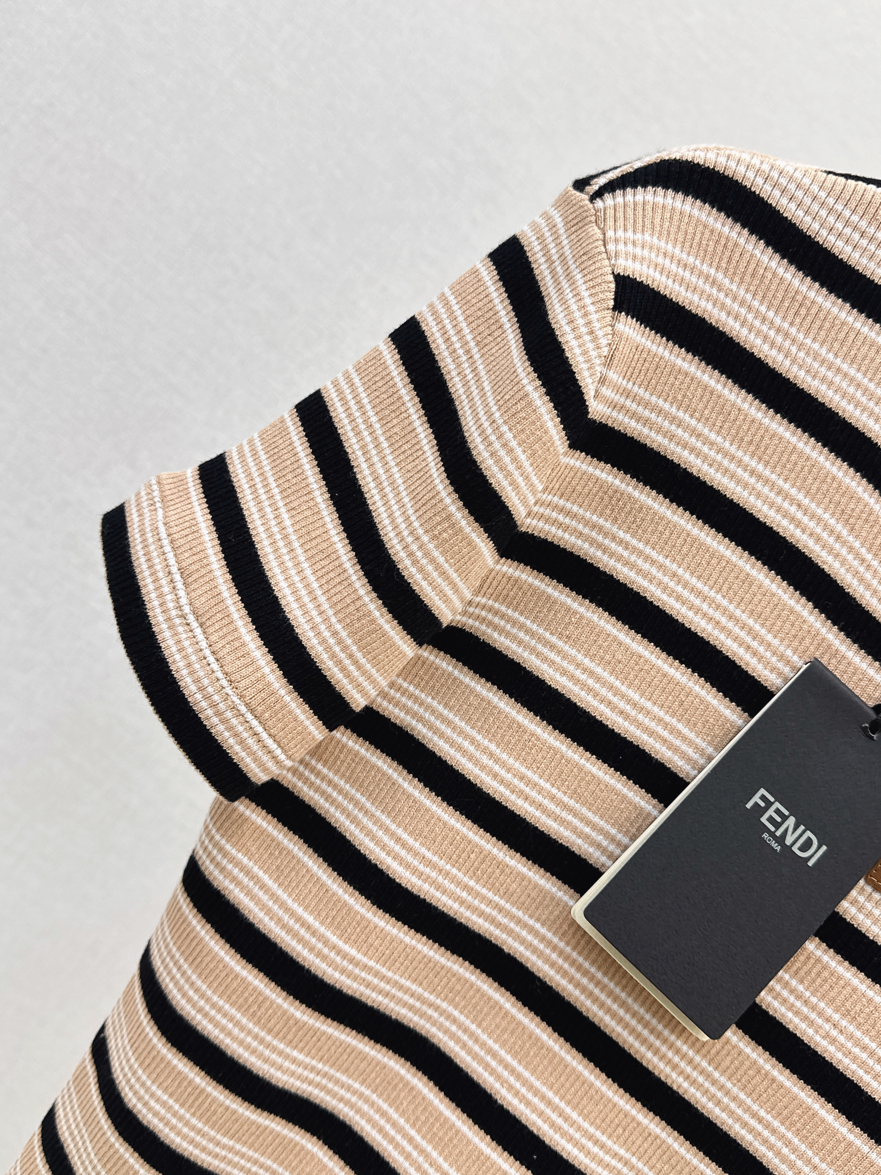Fend 26ss stripe t-shirt