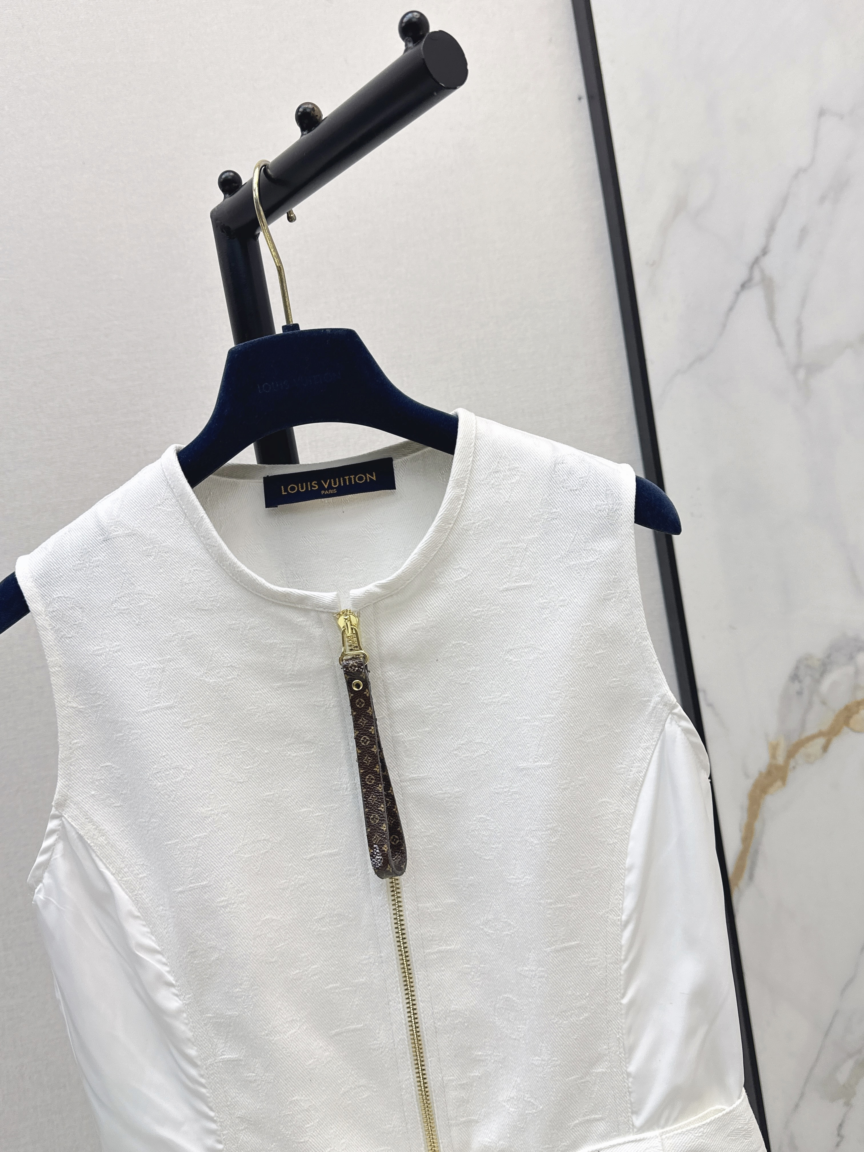 Loui 26ss sleeveless zip-up dress