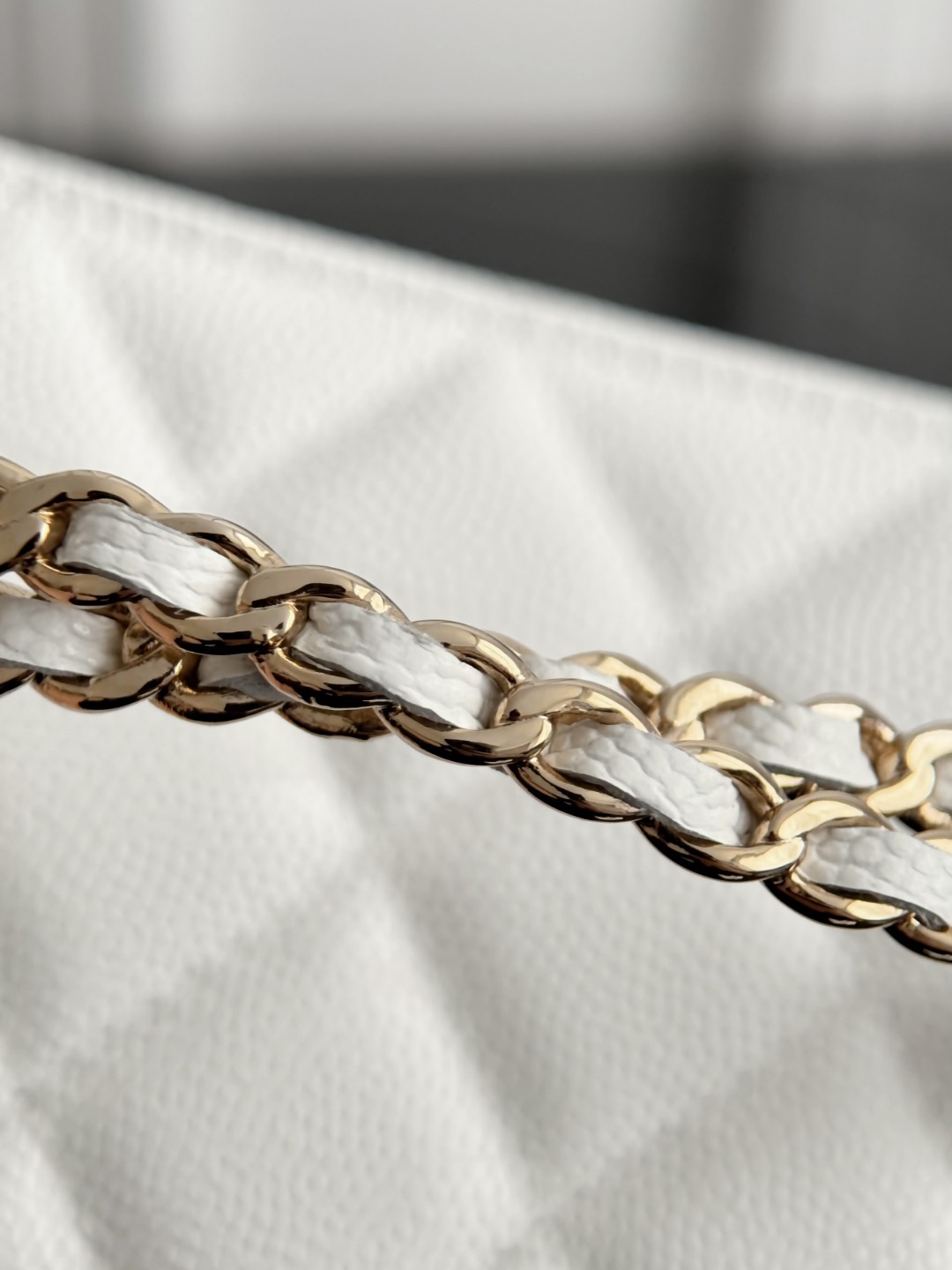 Chan 26S clutch bag with chain