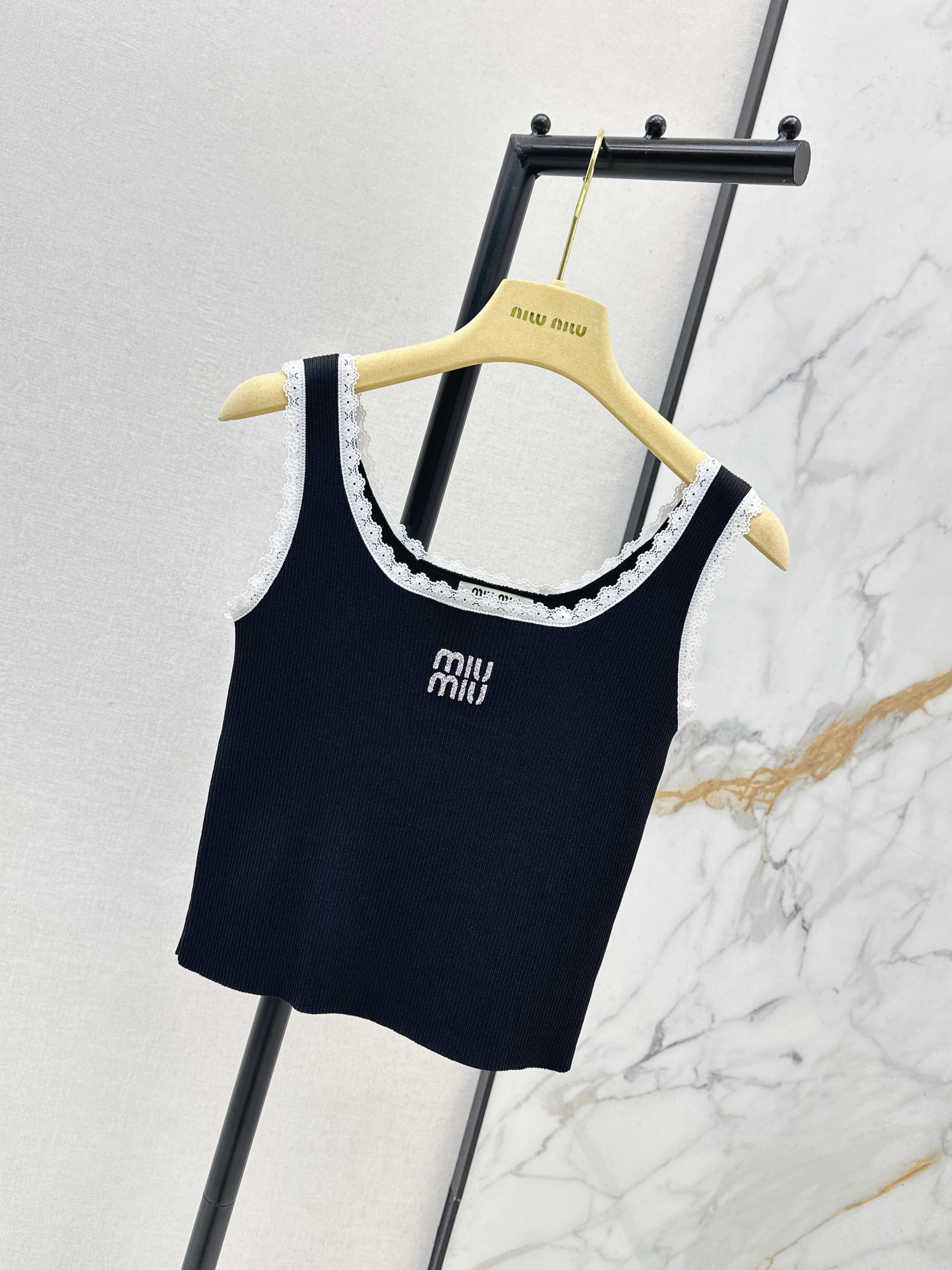 Miu 26ss lace knit vest