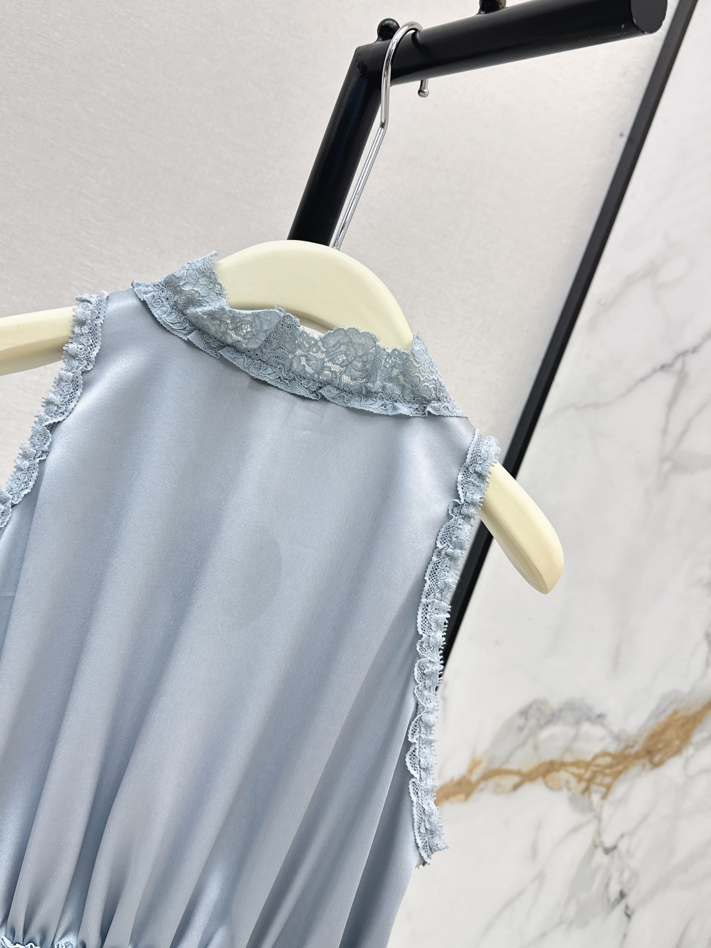 Chol 26ss lace v-neck top
