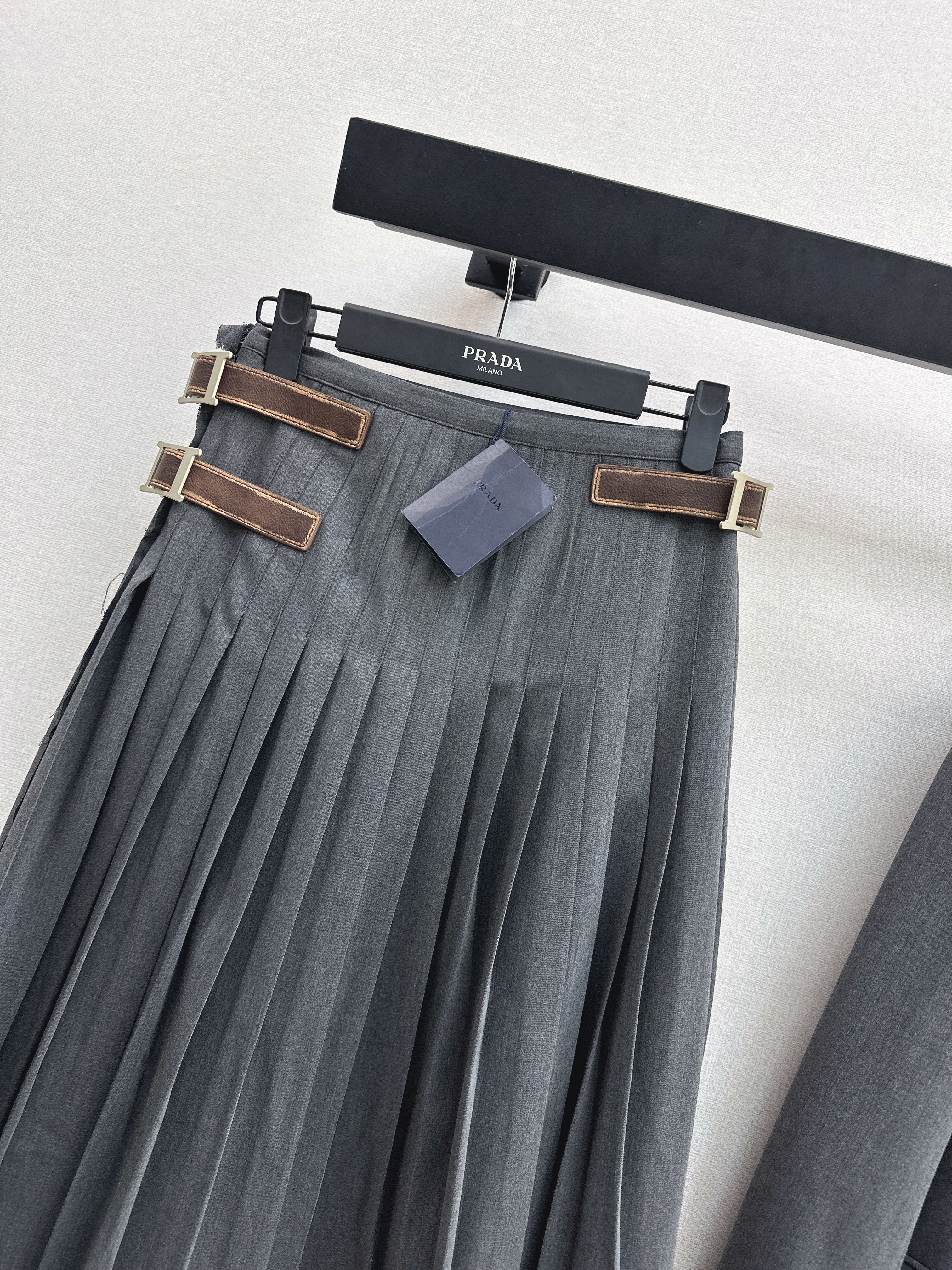 Prad 26ss pleated skirts