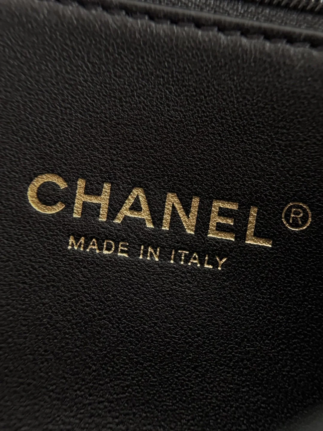 Chan 24B twist handle shoulder bag