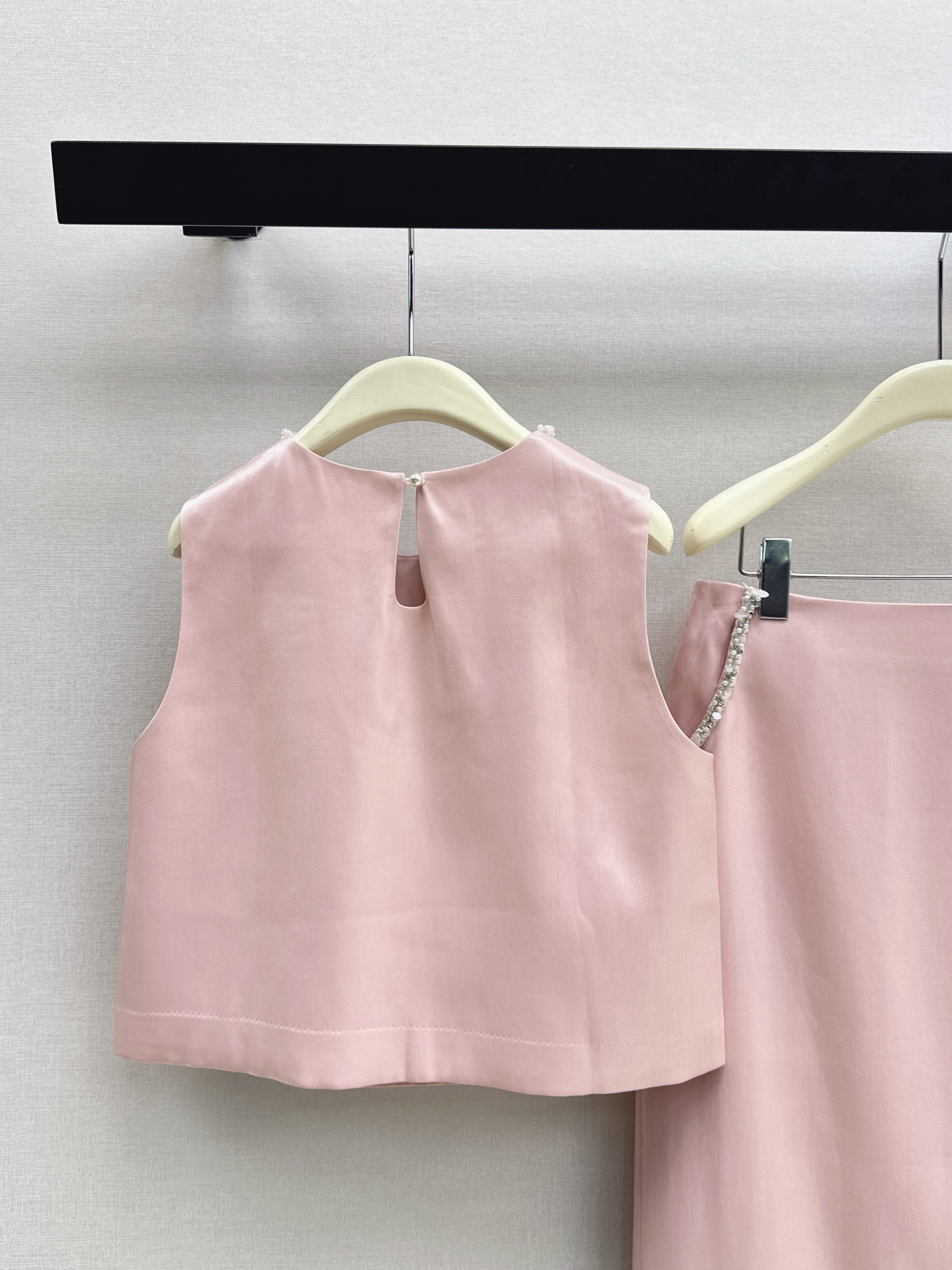 Chan 26ss rhinestone crop top skirt set