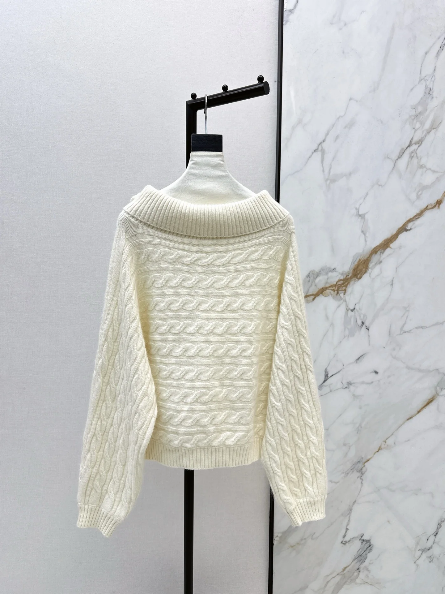 Chan 26ss off shoulder top sweater