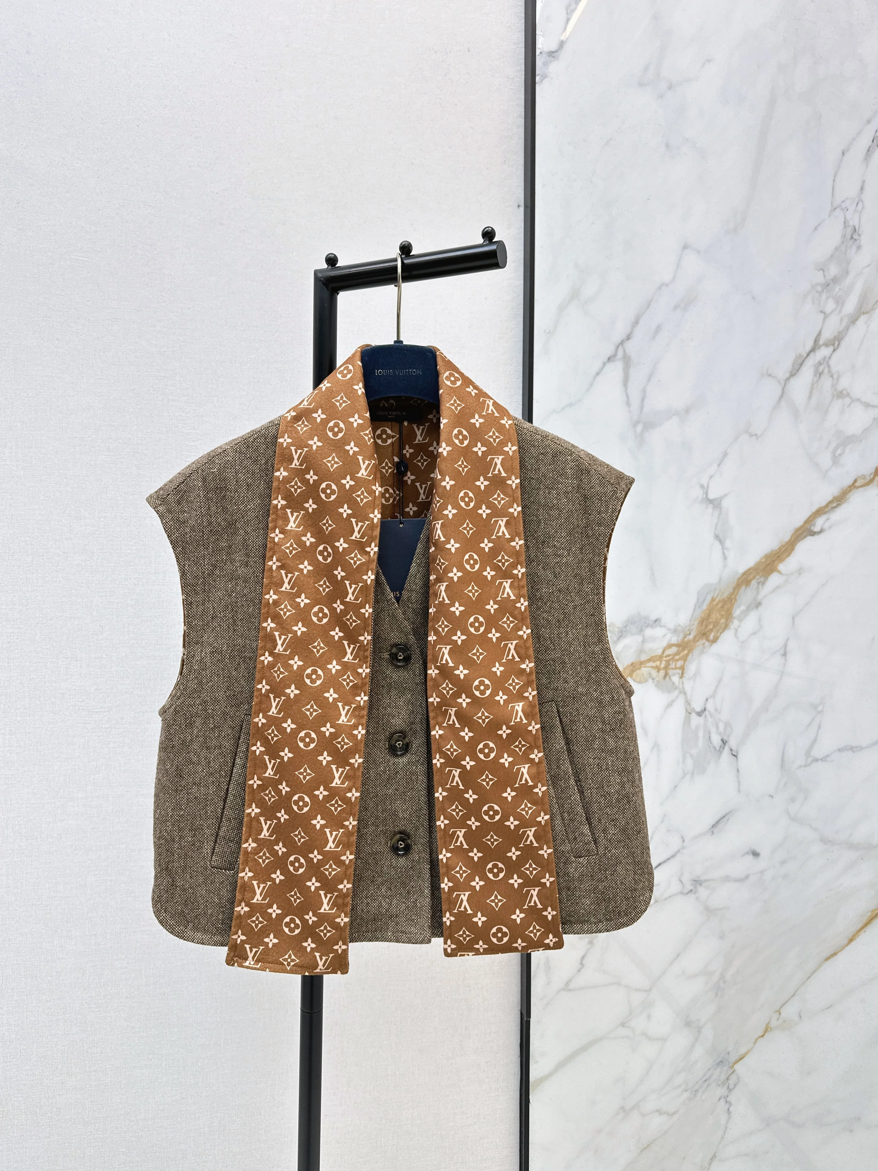 Louis 26ss scarf vest set