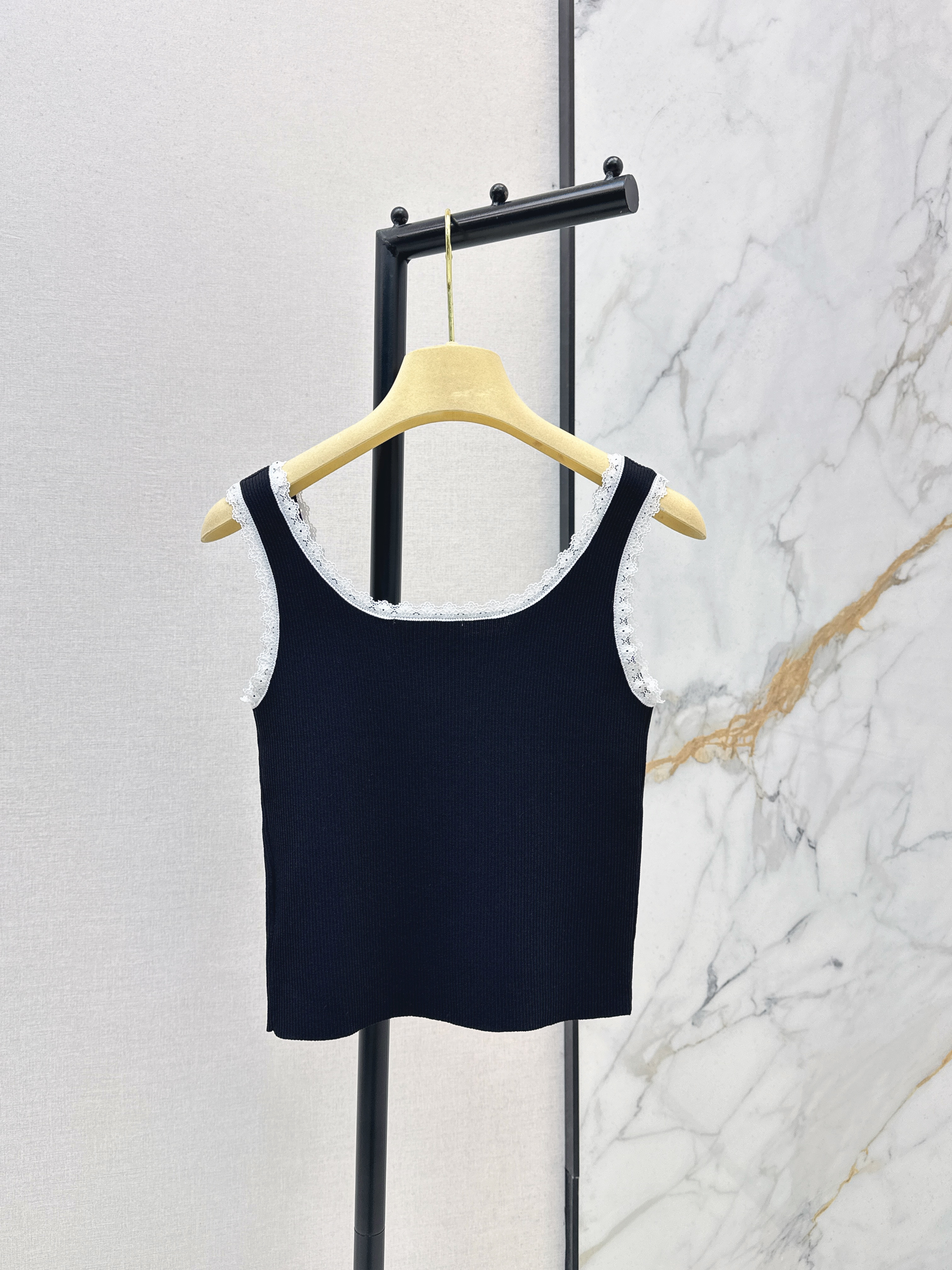 Miu 26ss lace knit vest