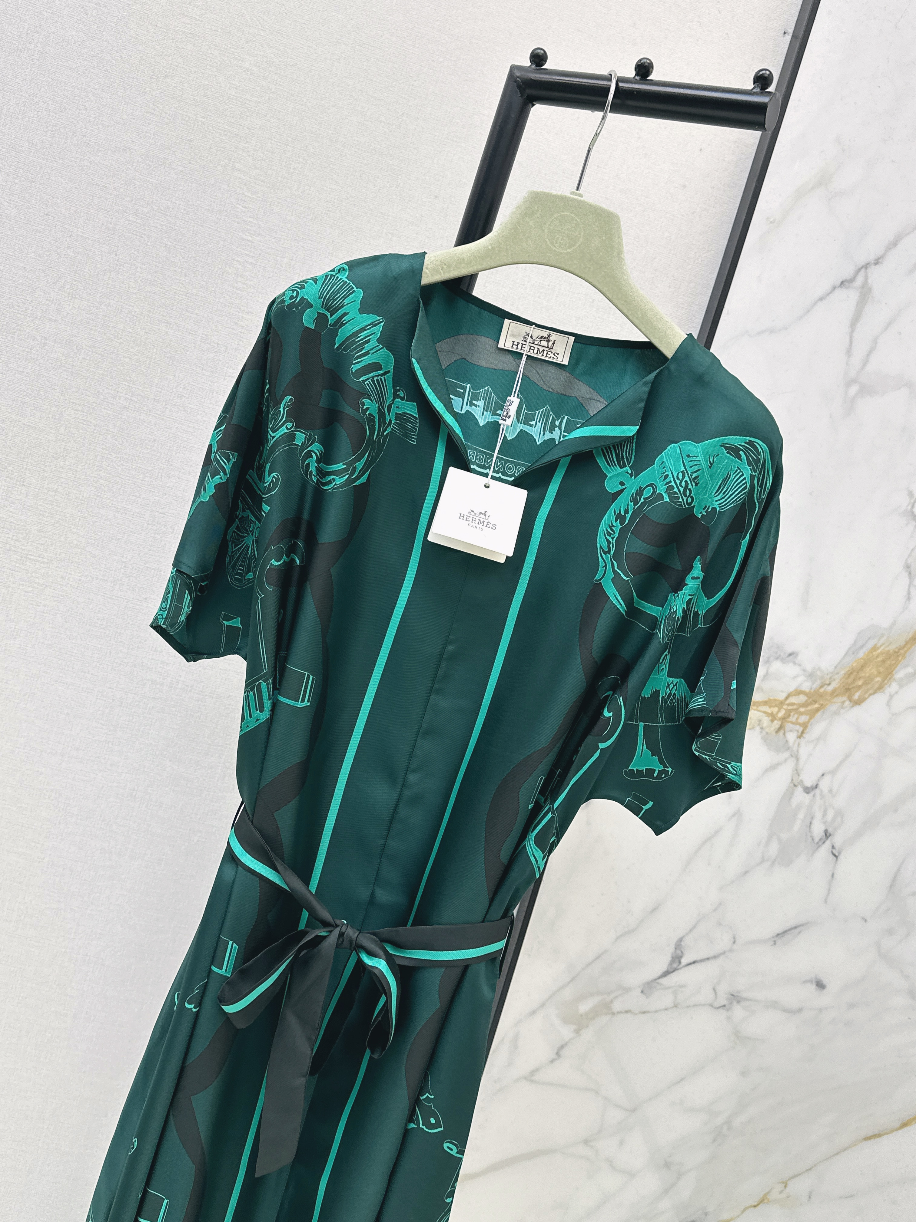 Her 26ss print dress