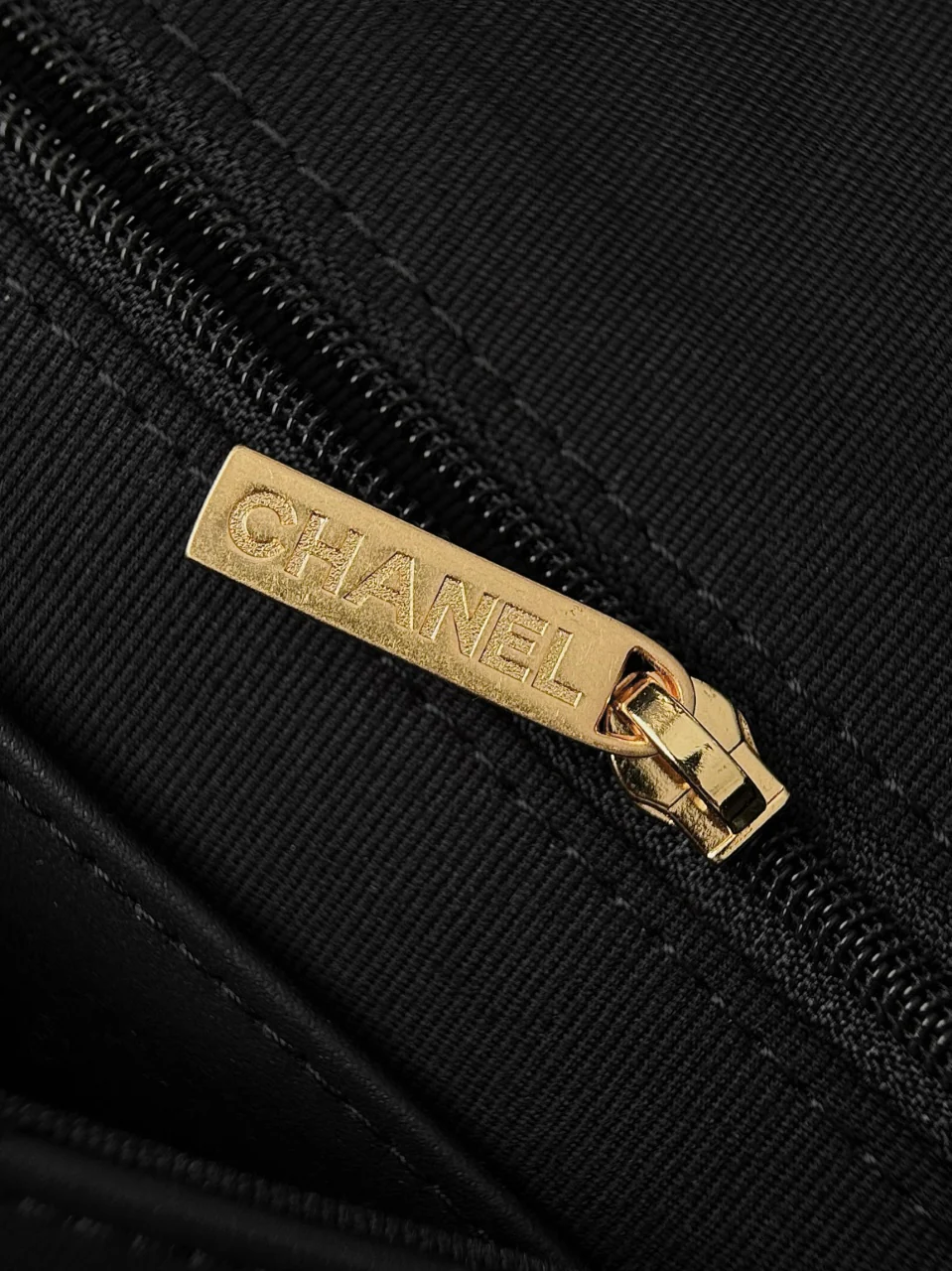 Chan 25K hobo handbag