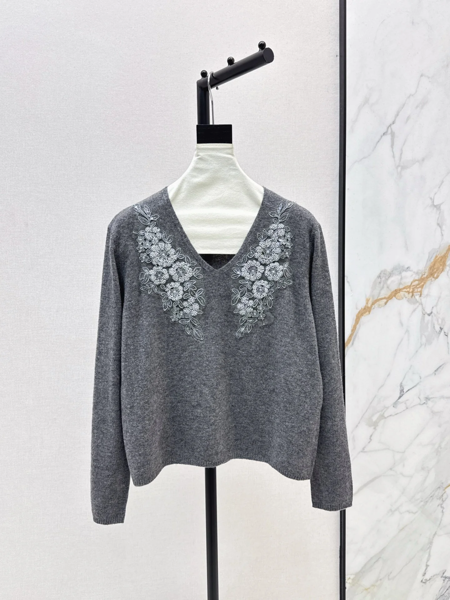 ES 25fw beading sweater