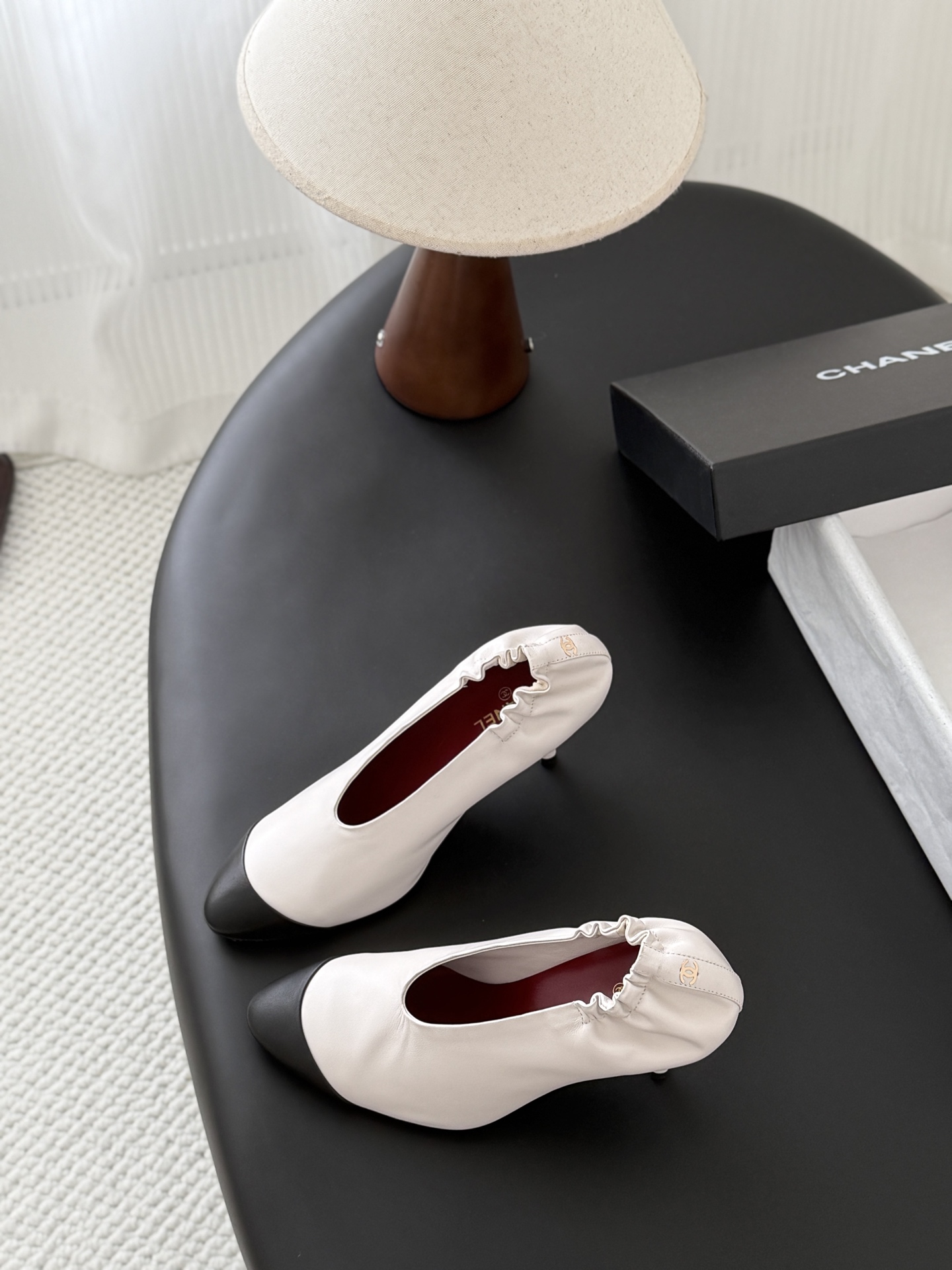 Chan 26ss cap-toe pump