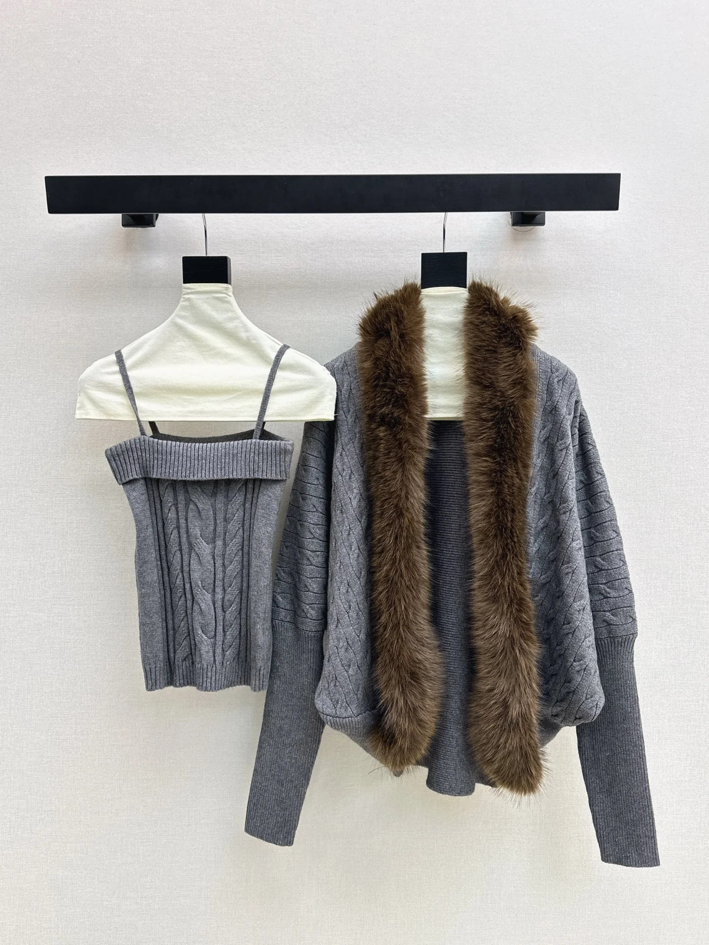 Miu 25fw knit tank top cardigan