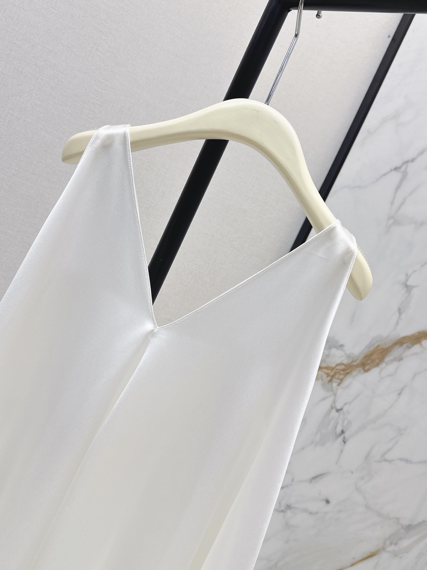 Row 26ss asymmetrical top