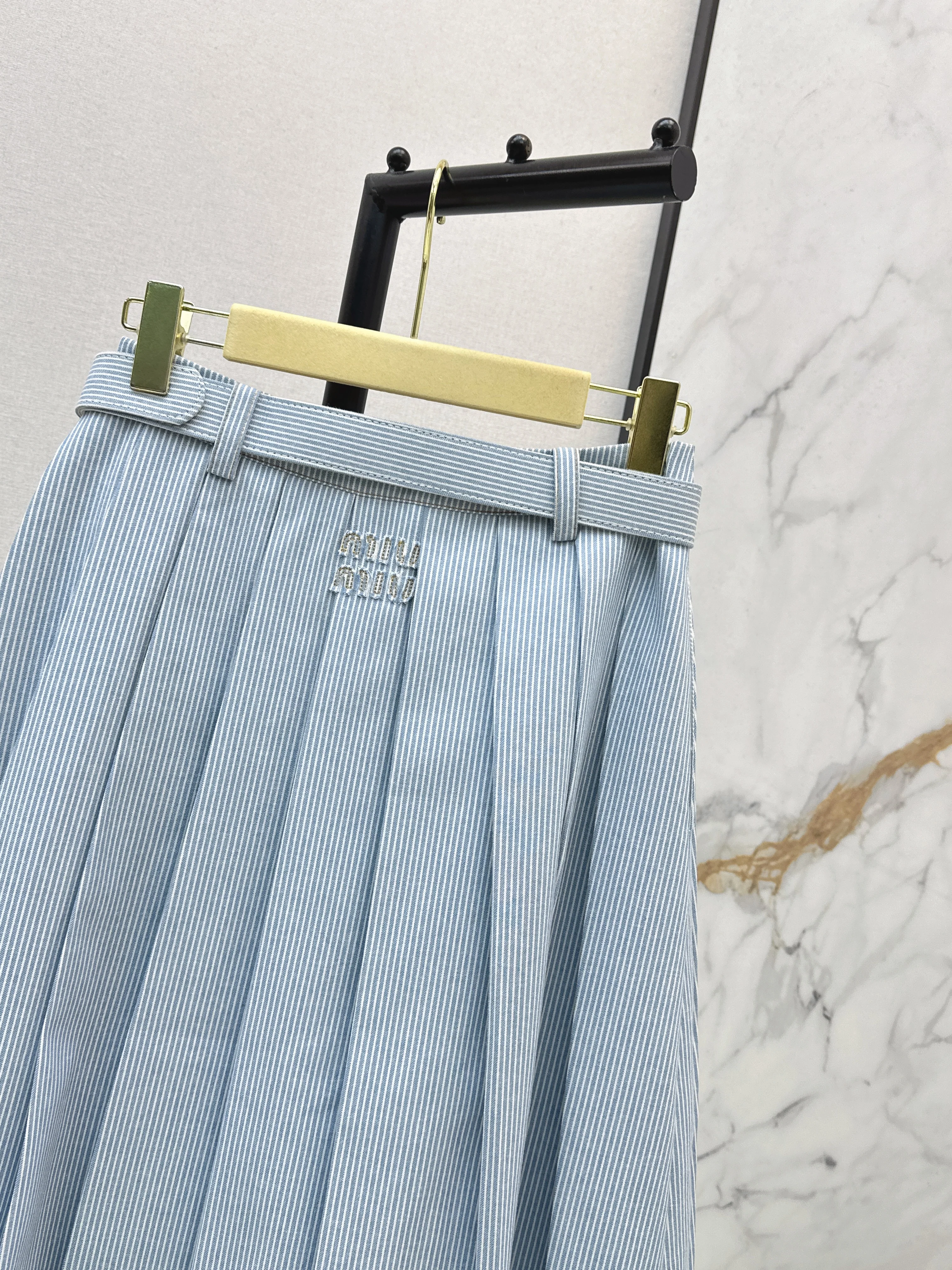 Miu 26ss stripe pleated shirts