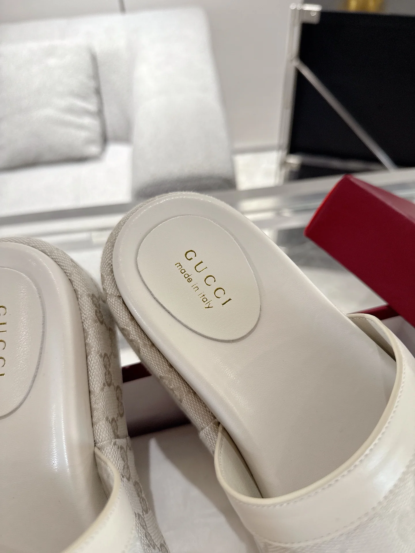 Gucc 25fw thick slippers