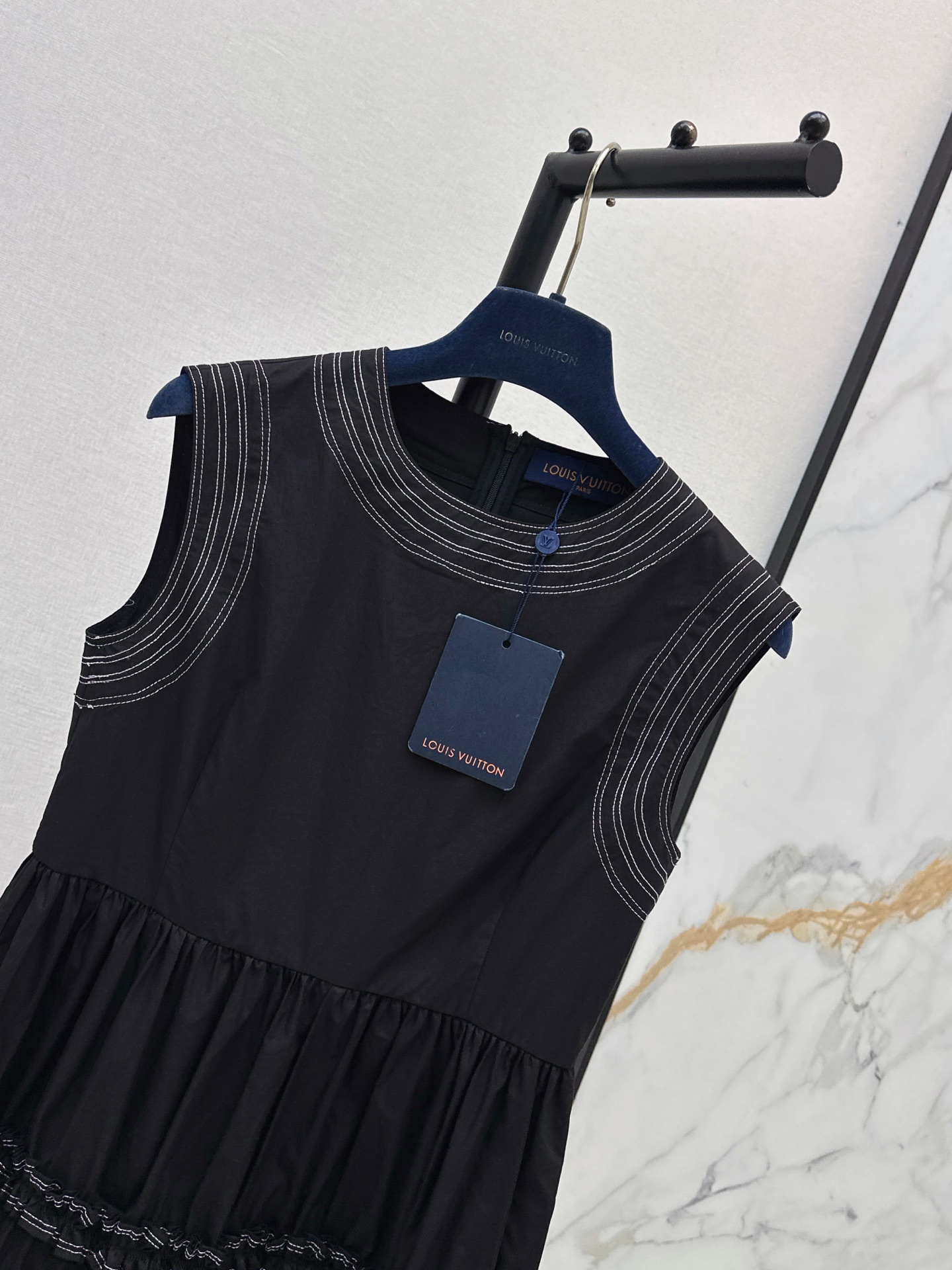 Loui 26ss ruffle sleeveless dress