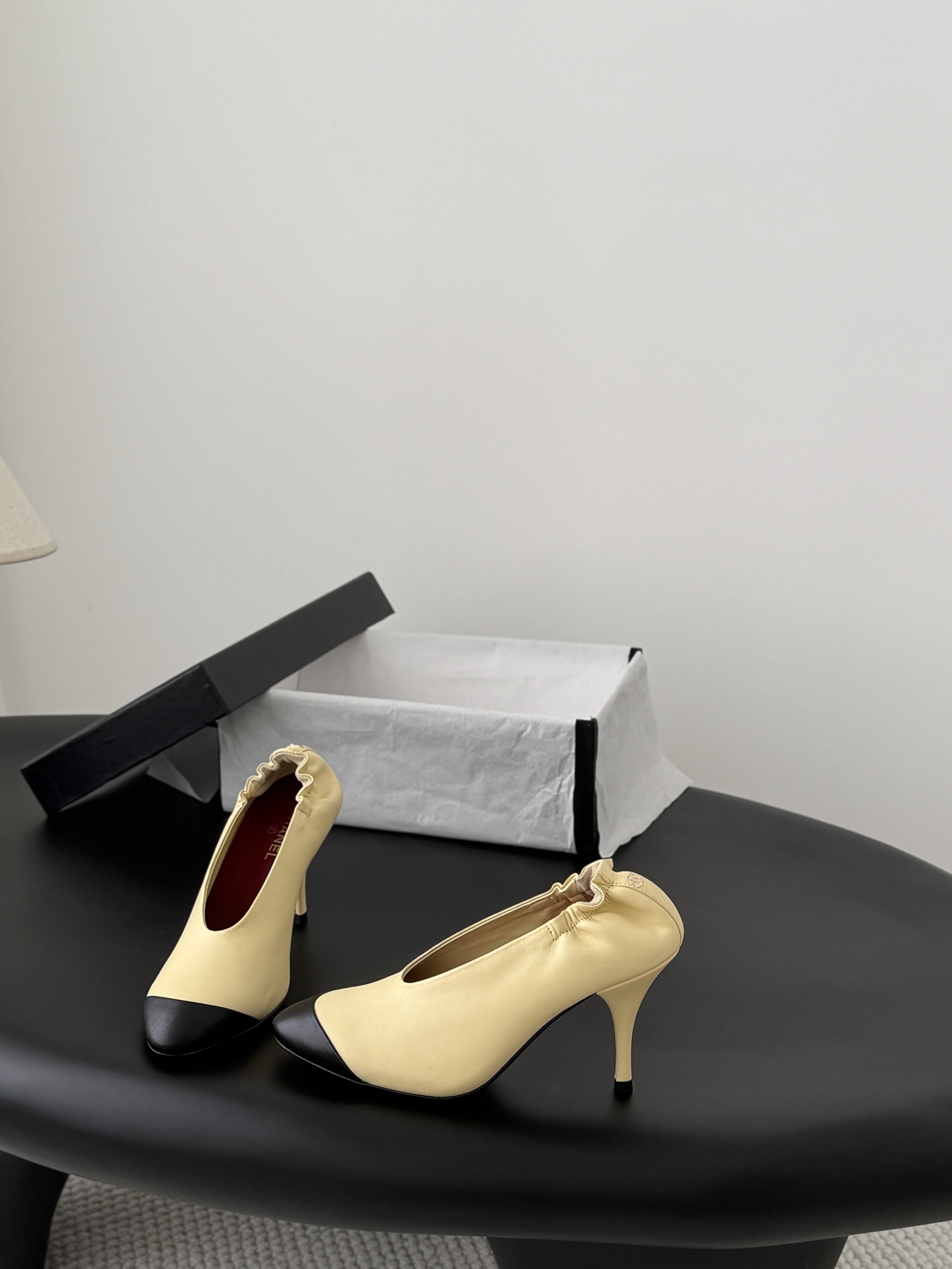 Chan 26ss cap-toe pump