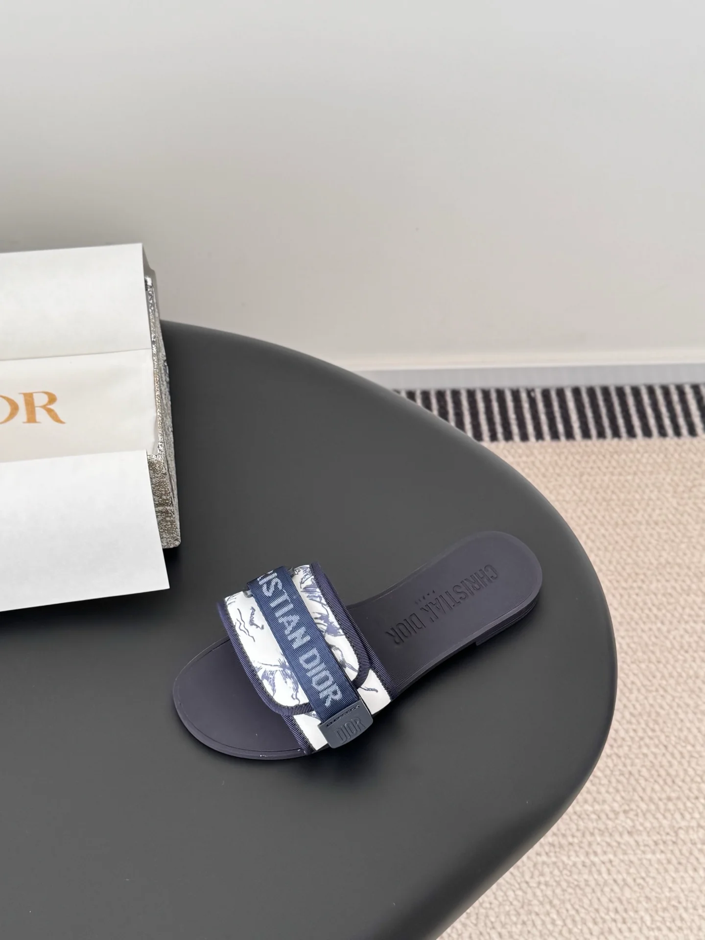 CD 25fw sandals