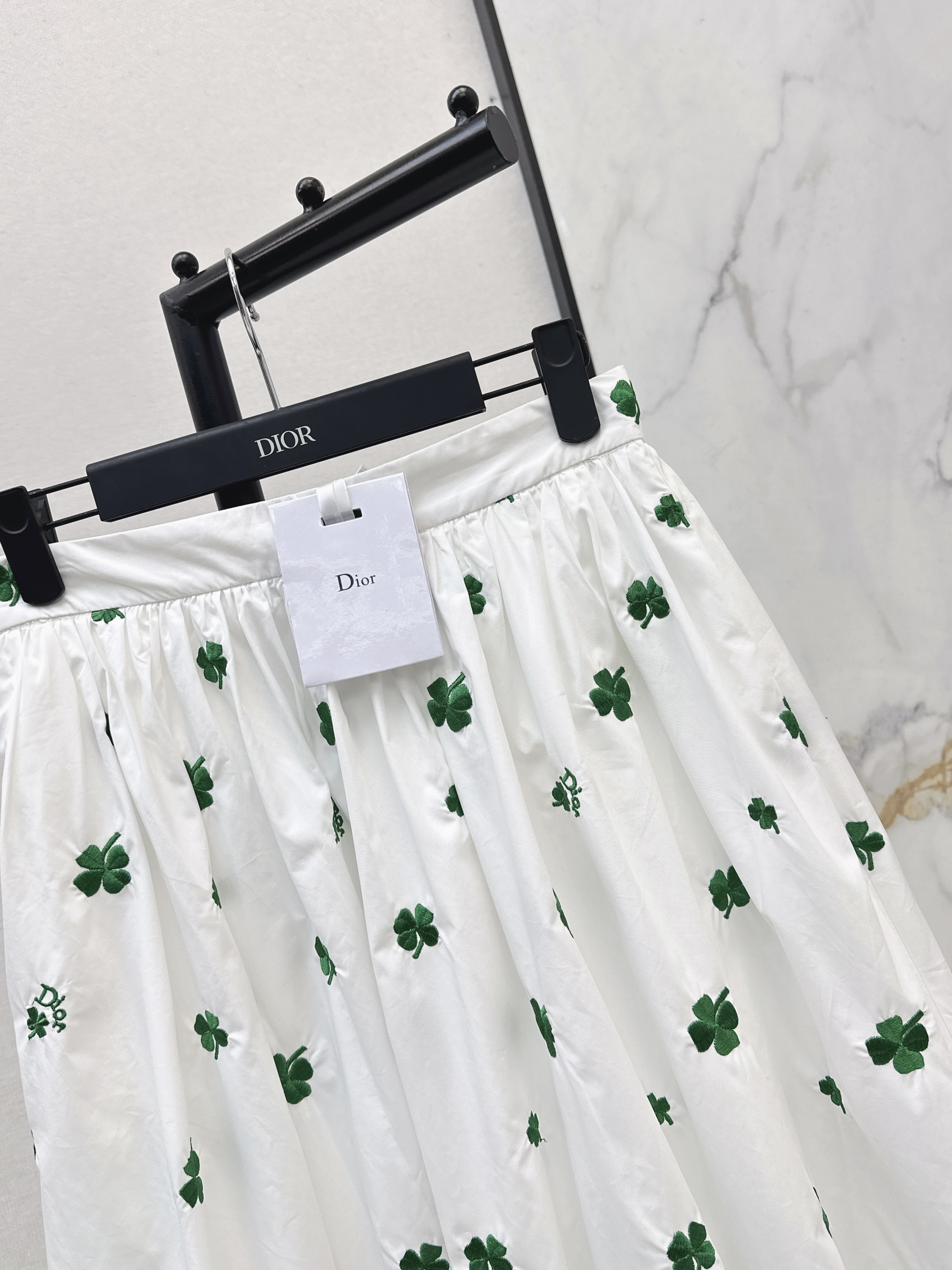 CD 26ss embroidery pleated skirts