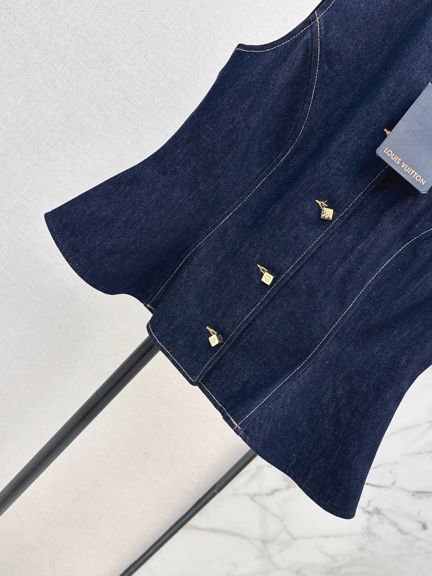 Loui 26ss ruffle denim top