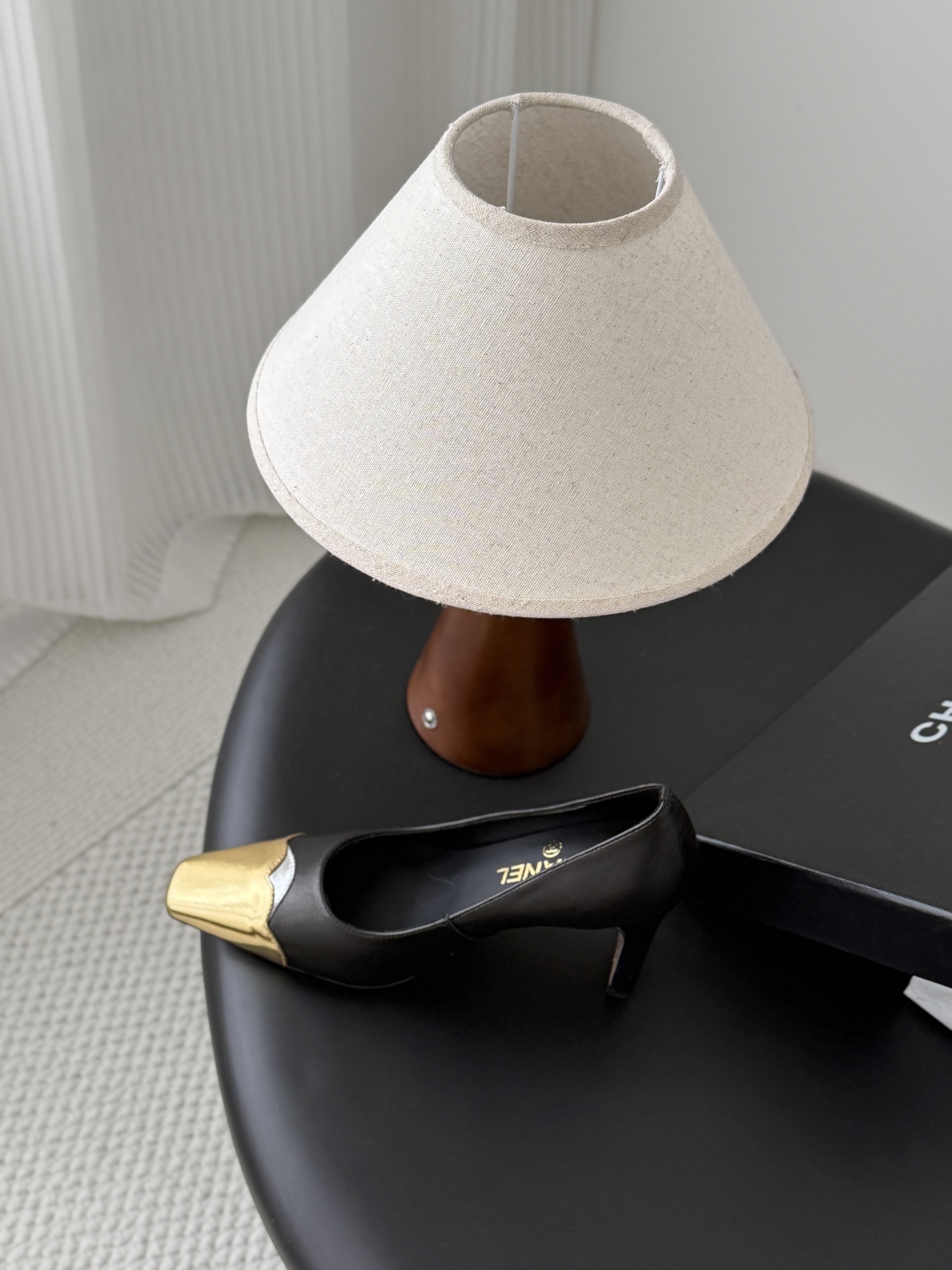 Chan 26P gold cap toe pump