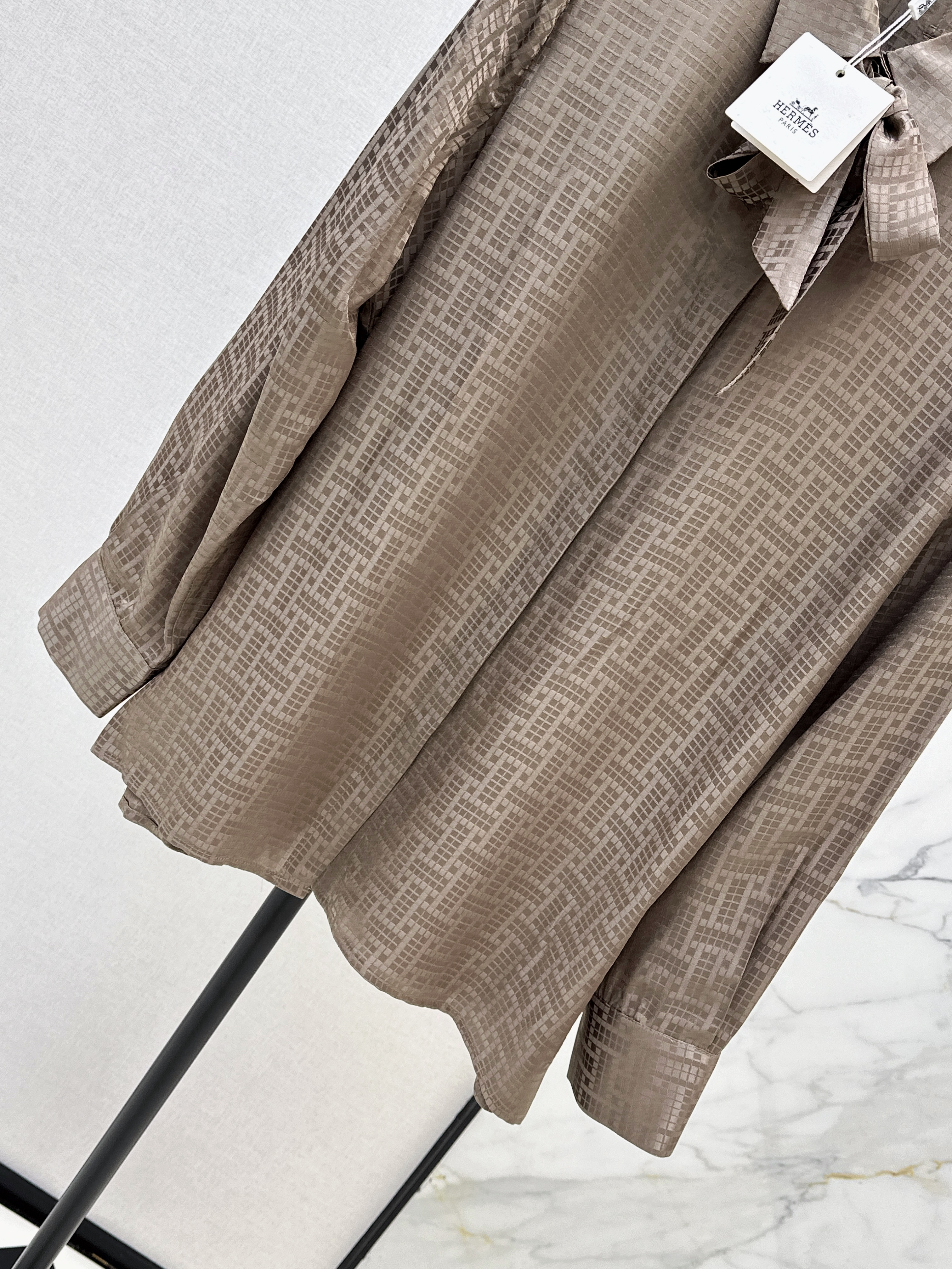 Her 26ss jacquard silk shirt