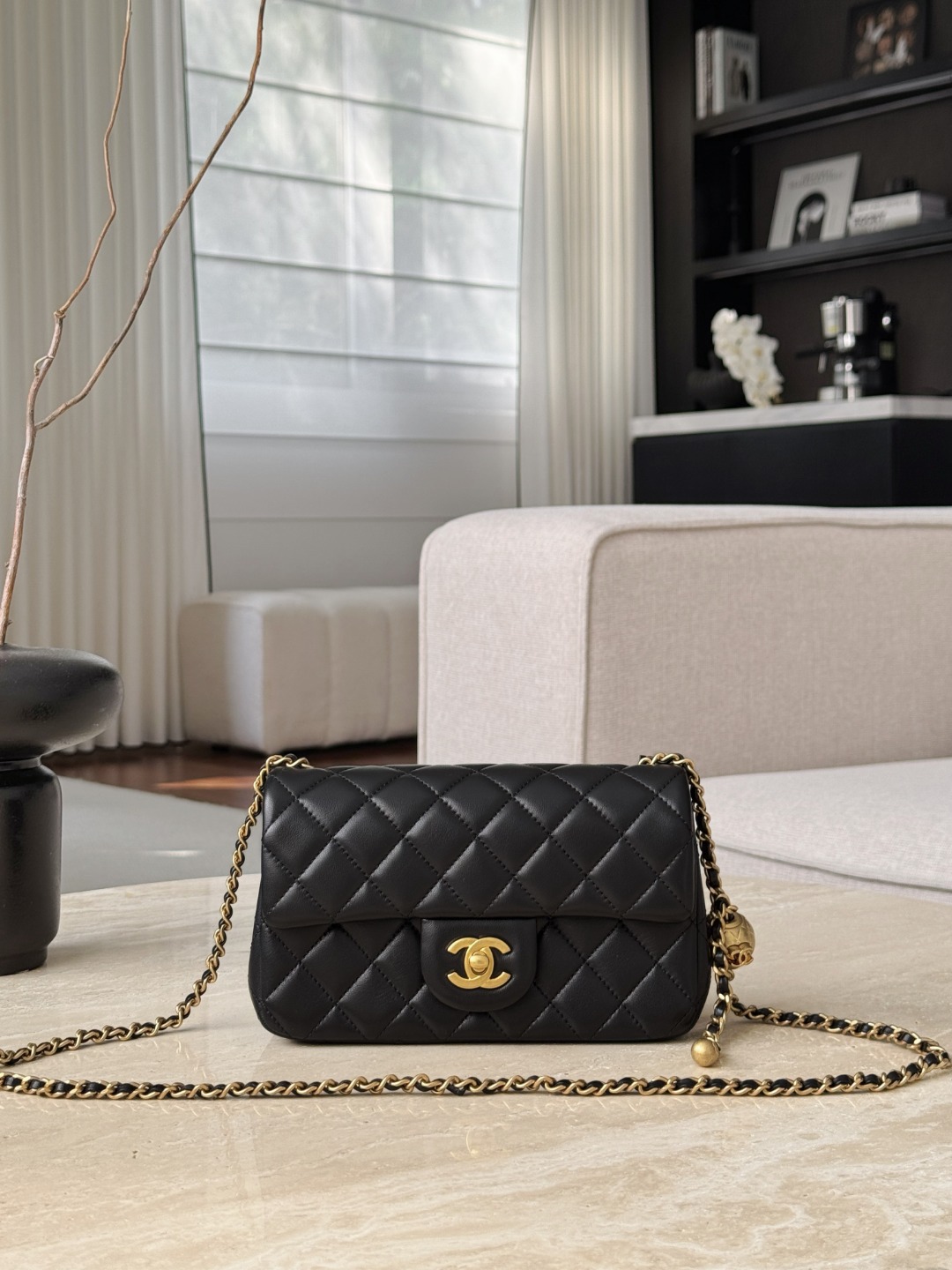 Chan 26ss flap chain bag with gold-tone hardwave