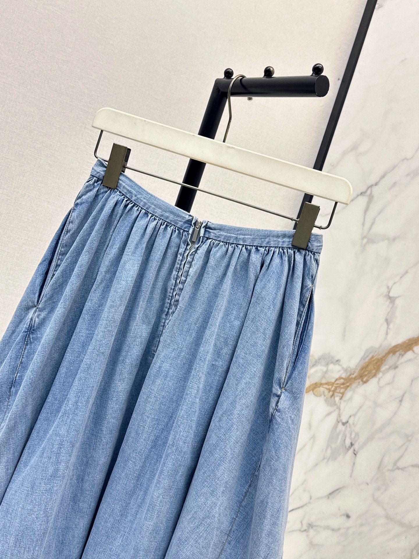 Loe 26ss asymmetrical ruffle denim skirt