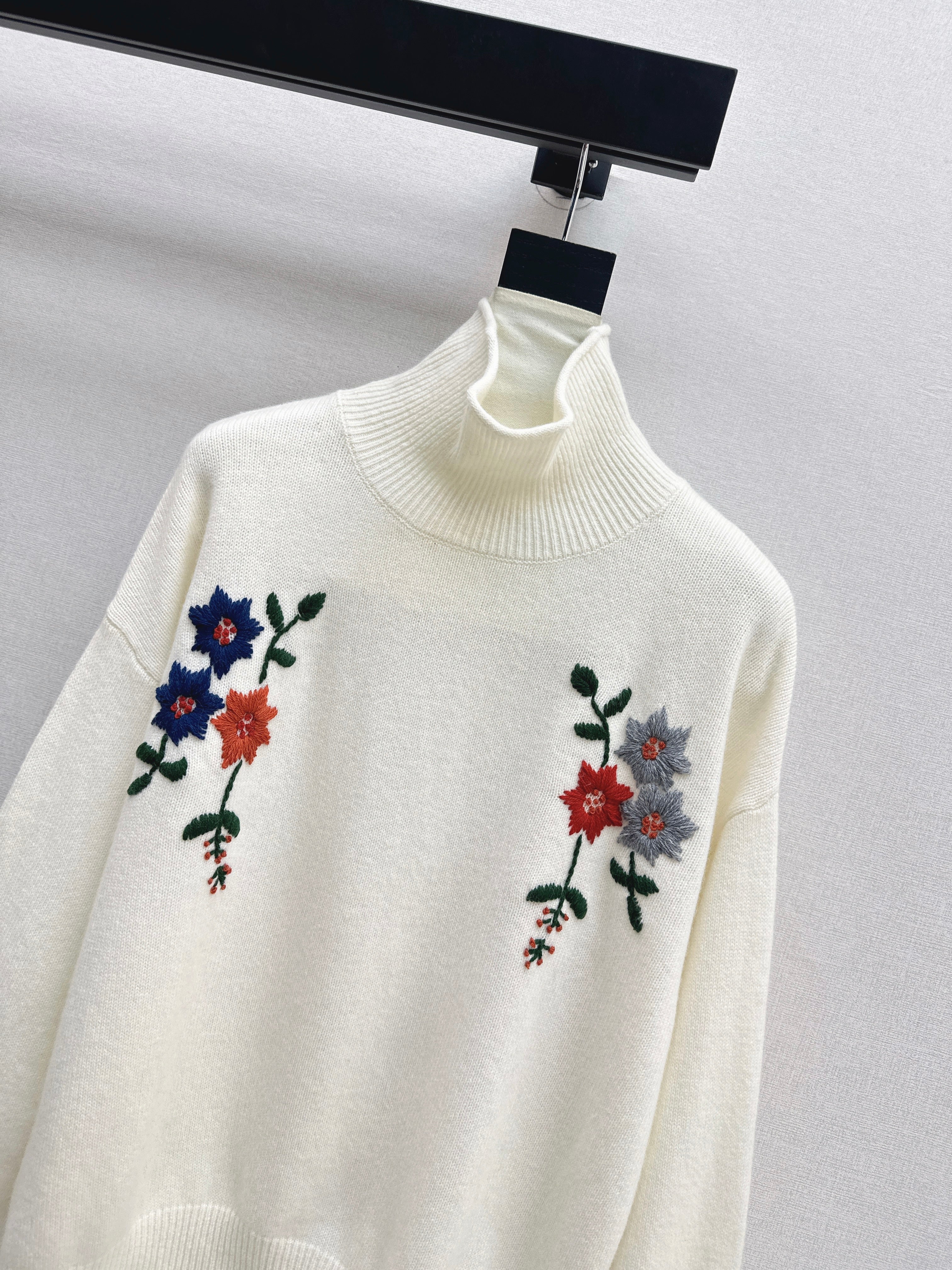 Es 26ss embroidery sweater
