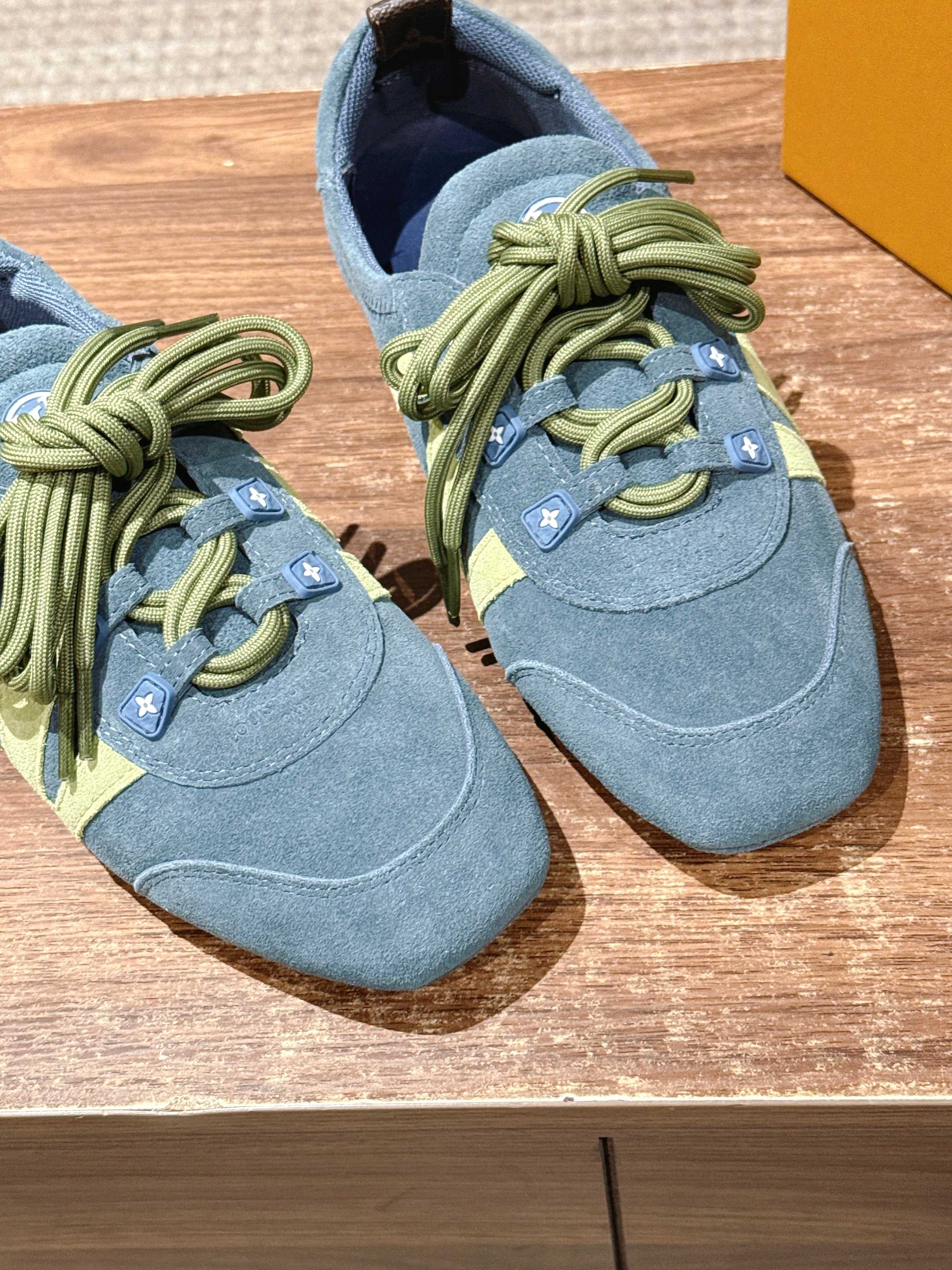 Loui 25fw sneaker
