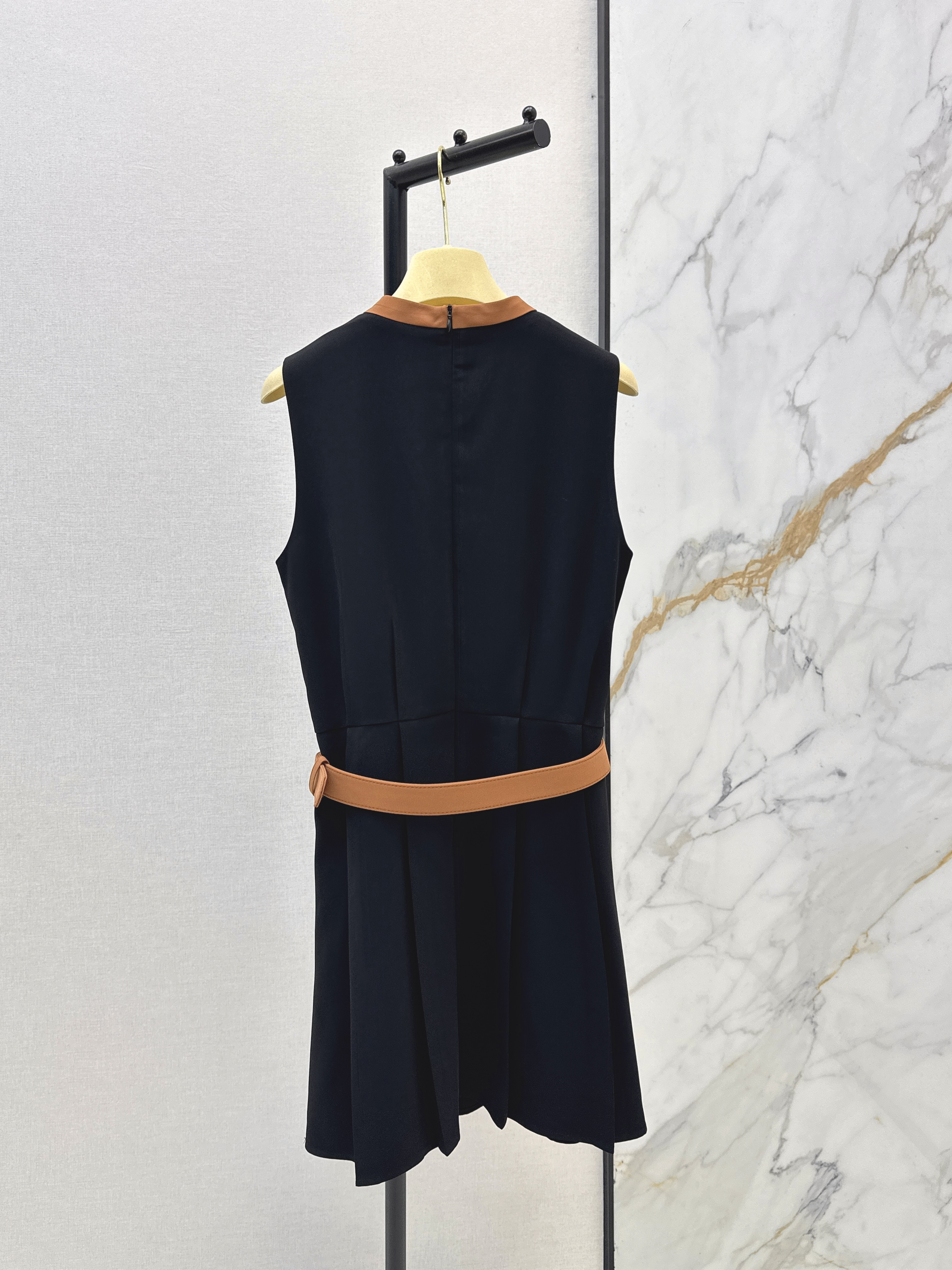Miu 26ss sleeveless belted dress