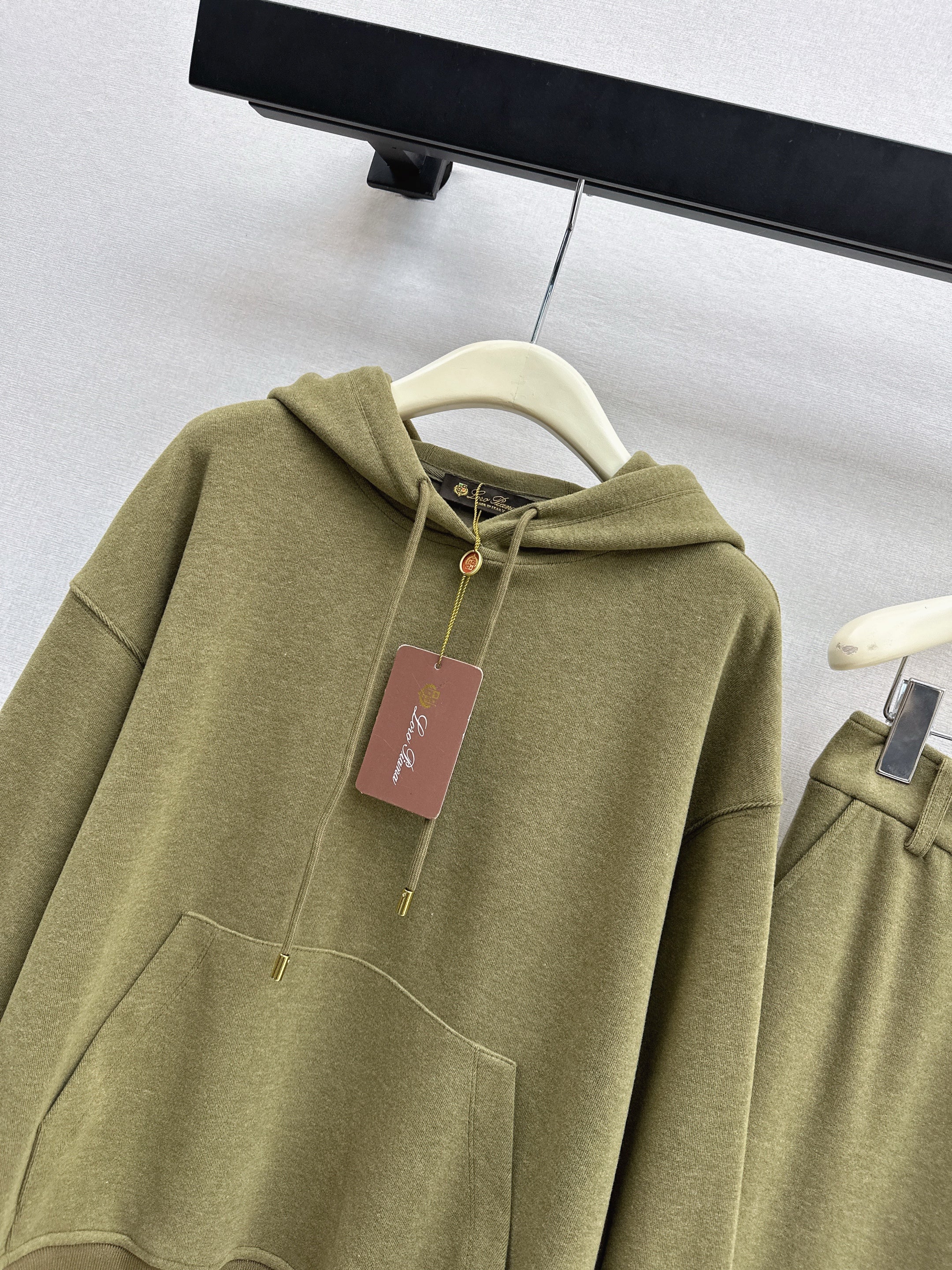 Loro 26ss sweatsuit