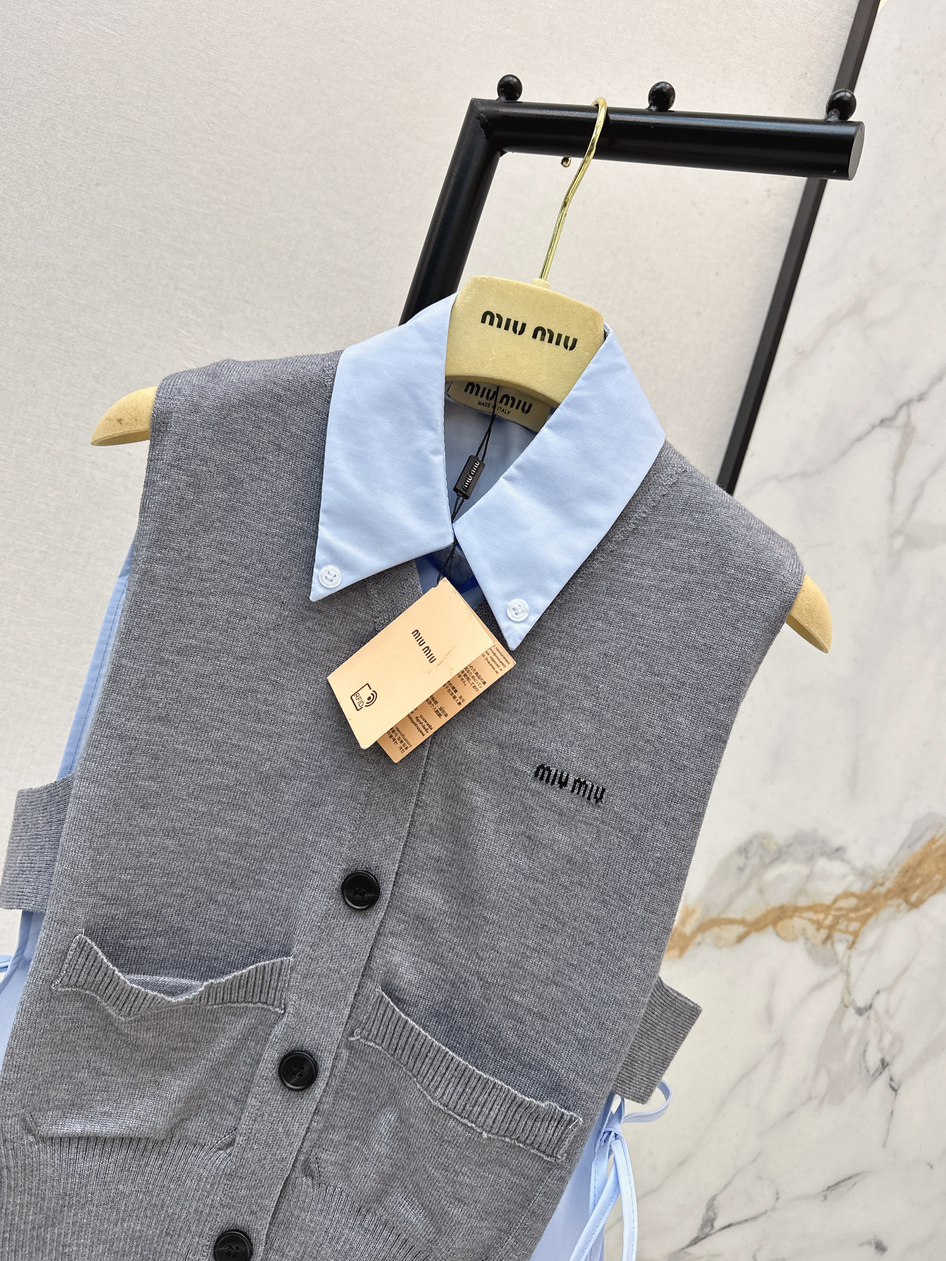 Miu 26ss knit vest sleeveless shirt set