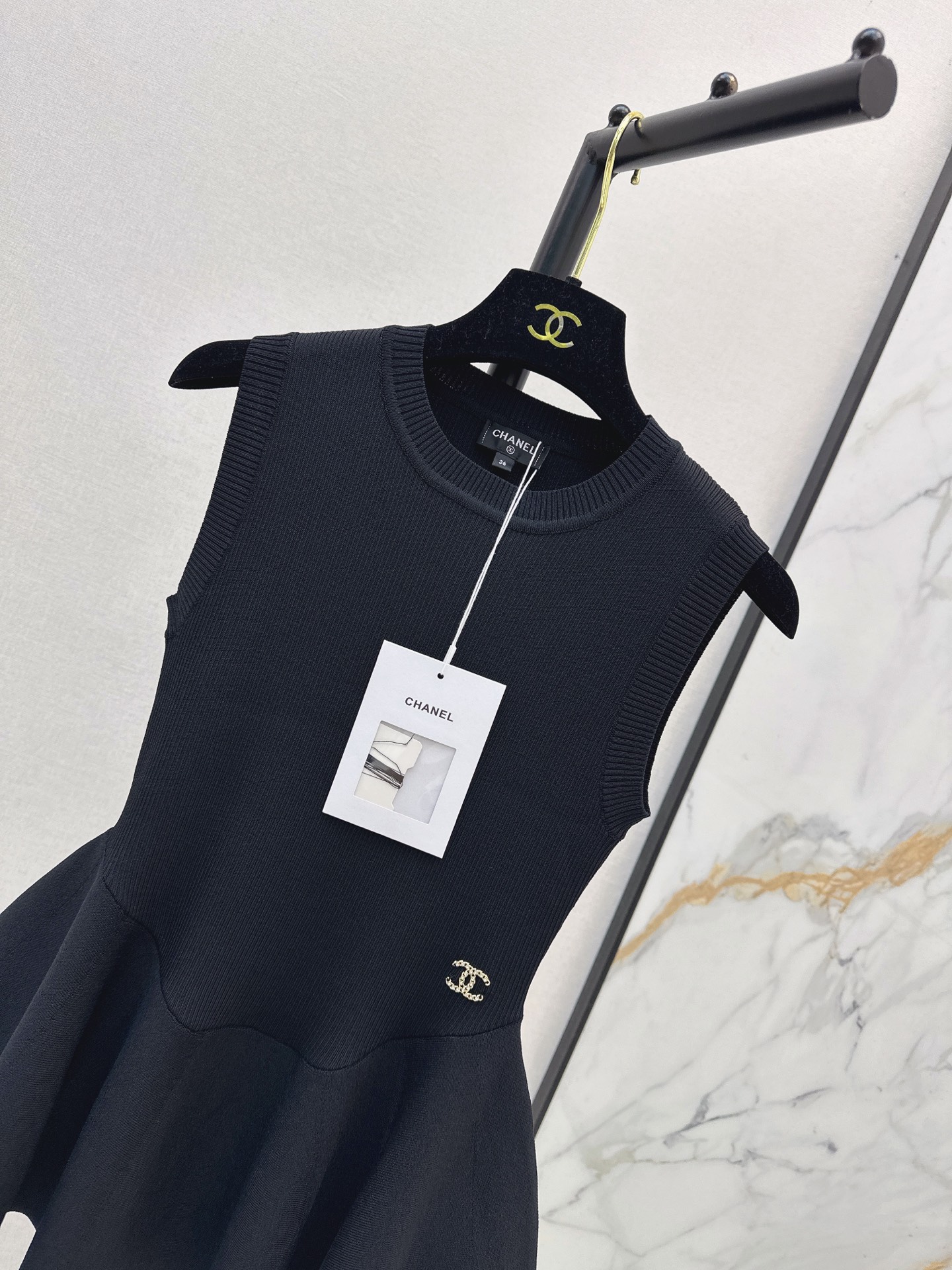 Chan 26ss sleeveless ruffle kniwear
