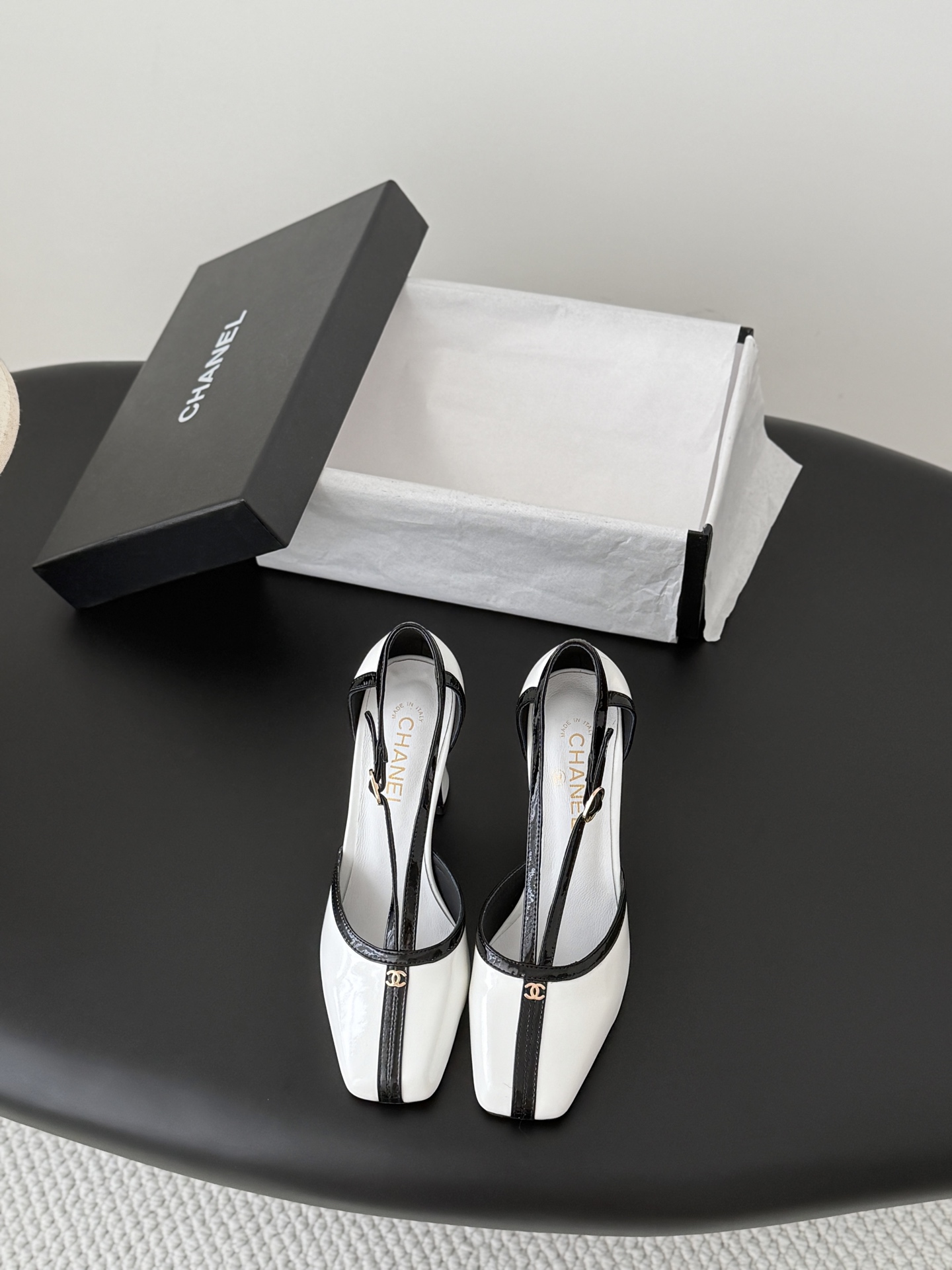 Chan 26K mary jane chunky heels