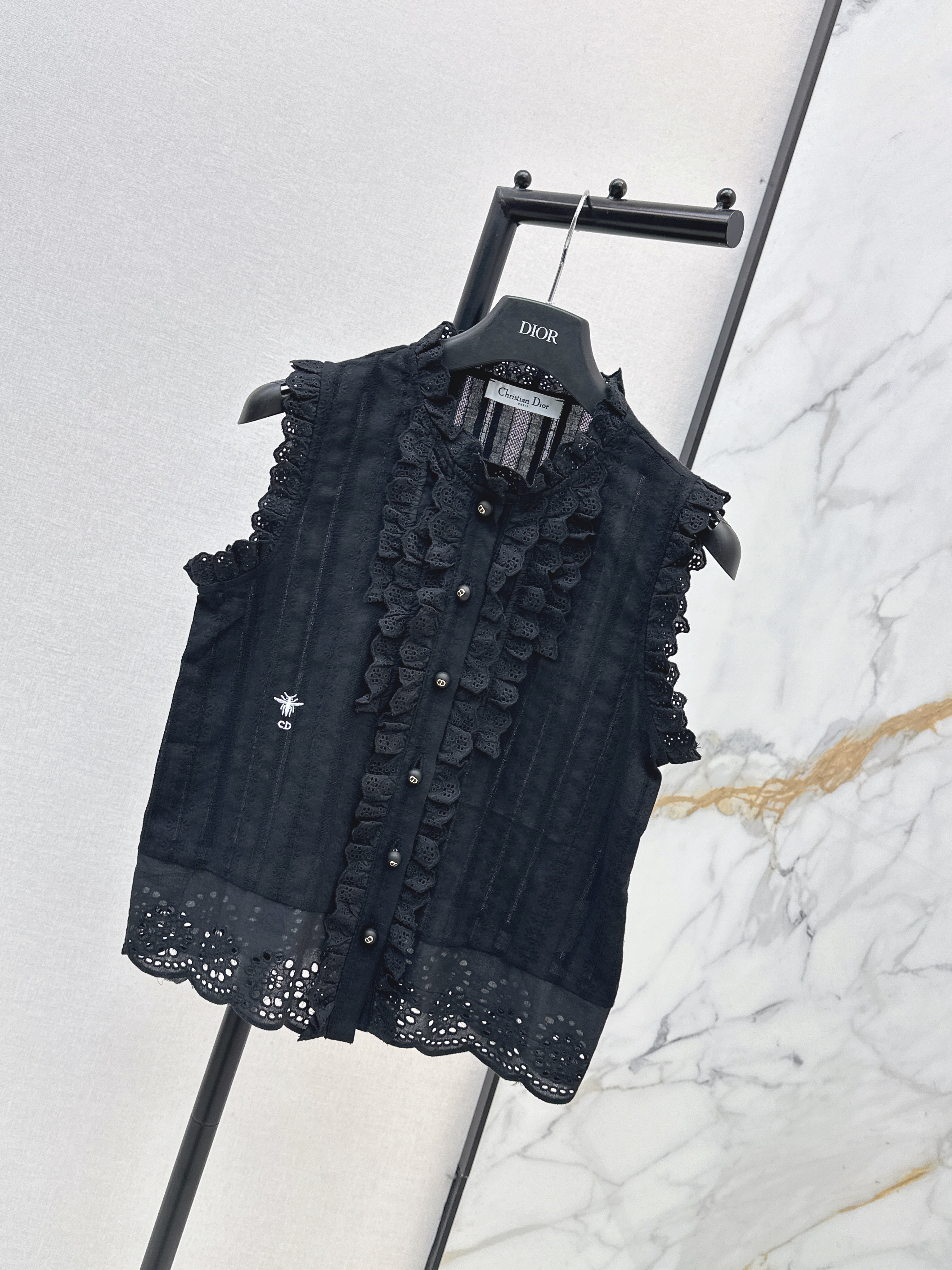 CD 26ss reffle sleeveless shirt